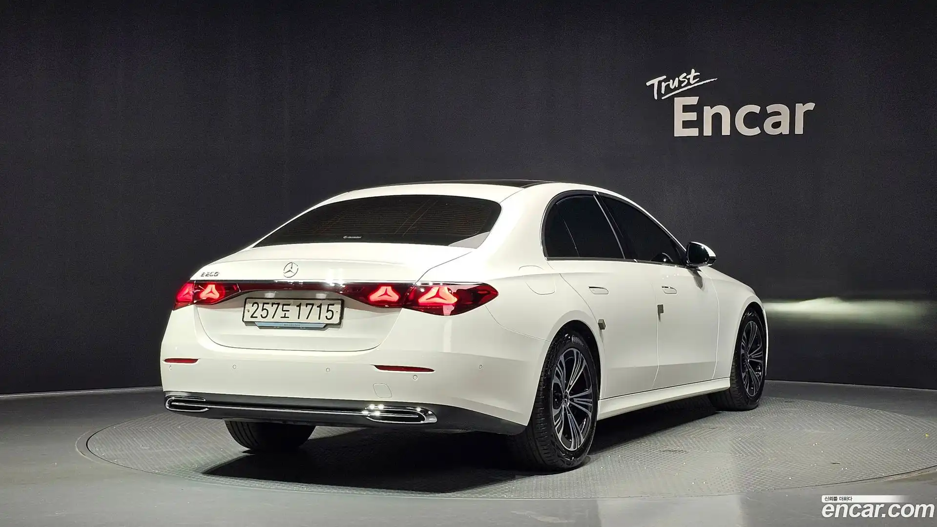 E-Class Mercedes-Benz 2025.3-OUTER-002