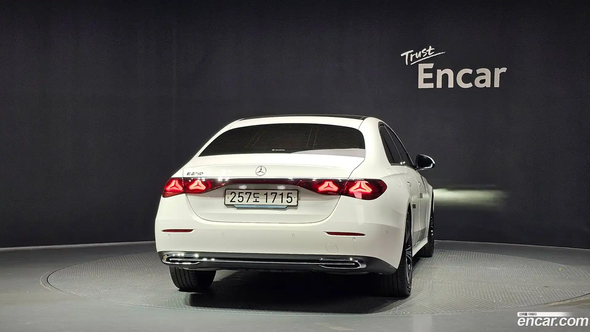 E-Class Mercedes-Benz 2025.3-OUTER-004