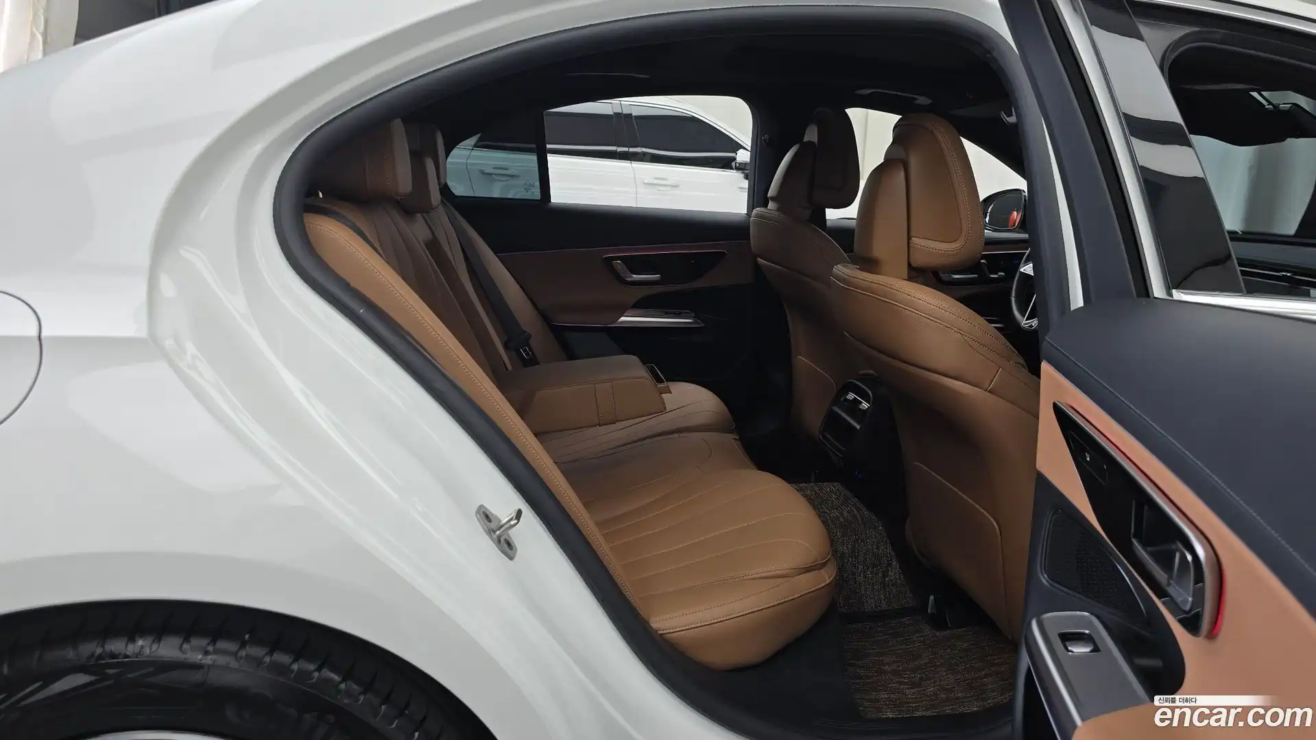 E-Class Mercedes-Benz 2025.3-OPTION-015