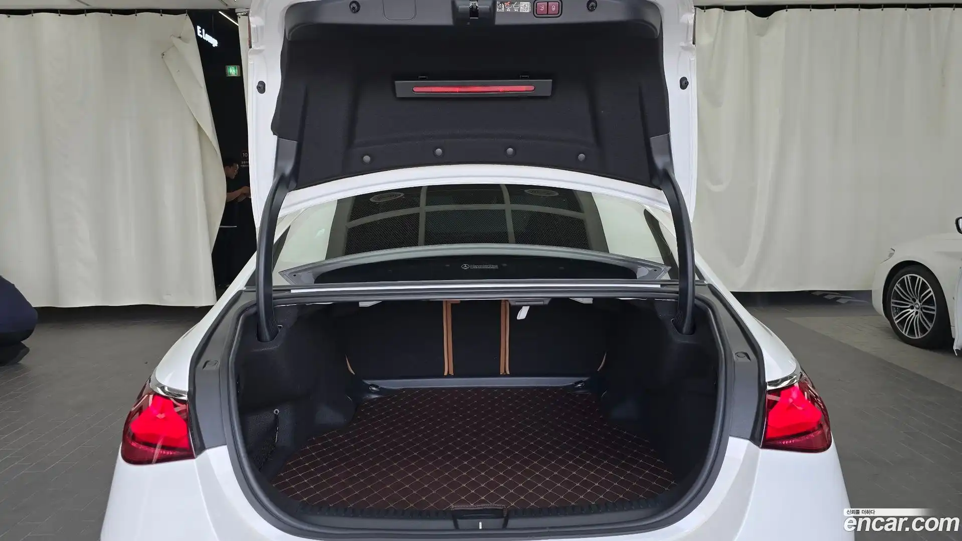 E-Class Mercedes-Benz 2025.3-OPTION-024