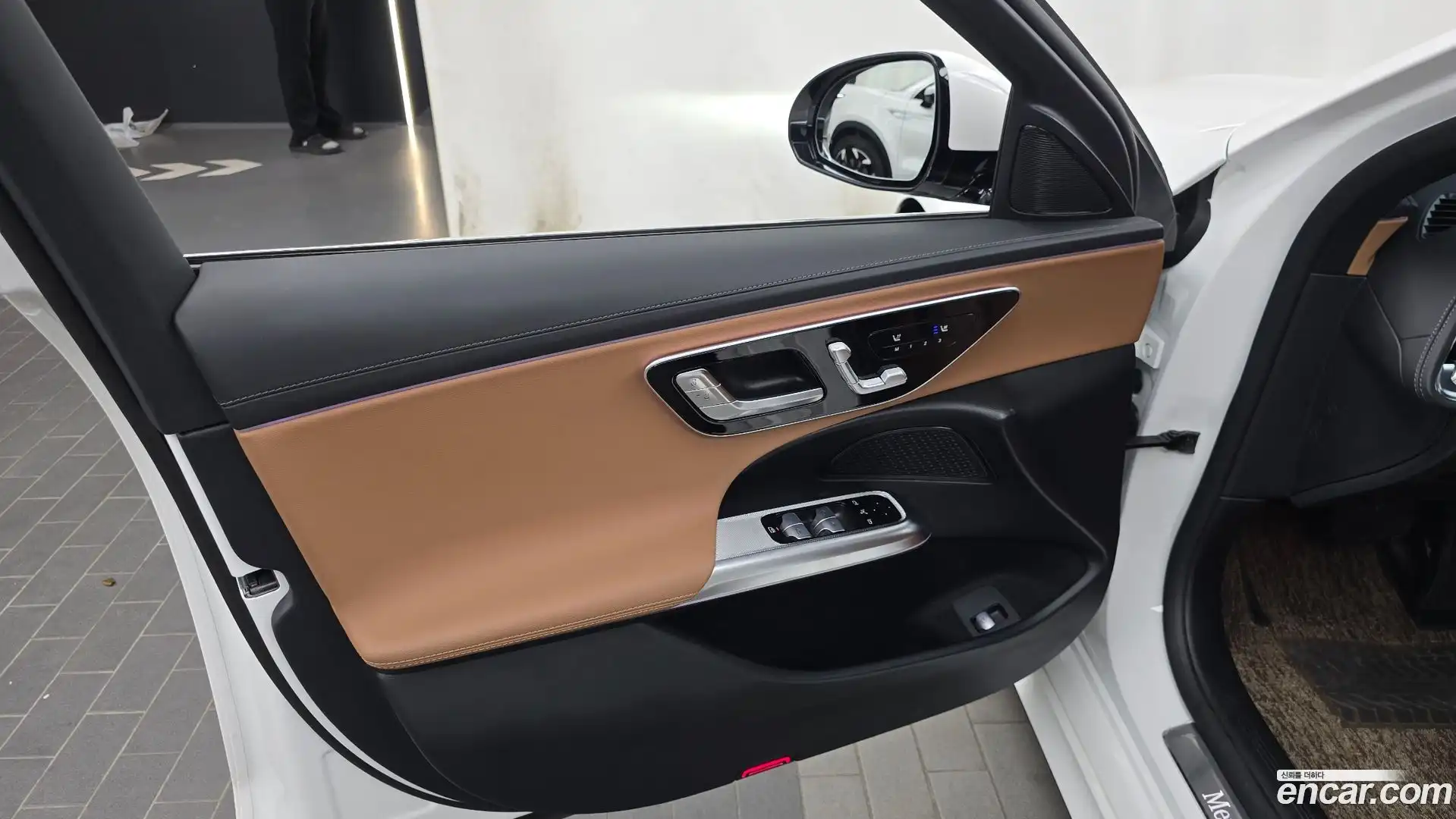 E-Class Mercedes-Benz 2025.3-INNER-034