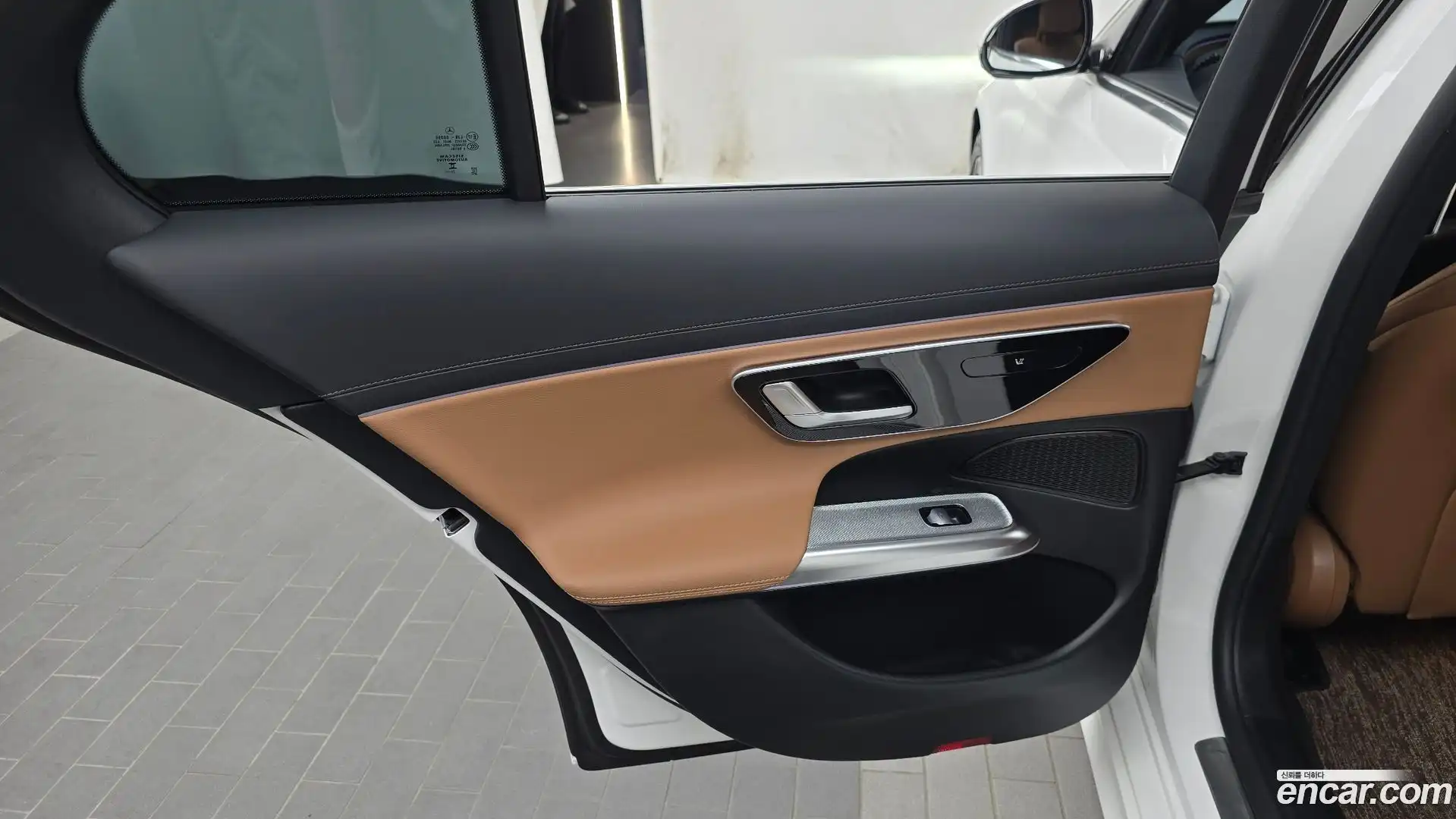 E-Class Mercedes-Benz 2025.3-INNER-035