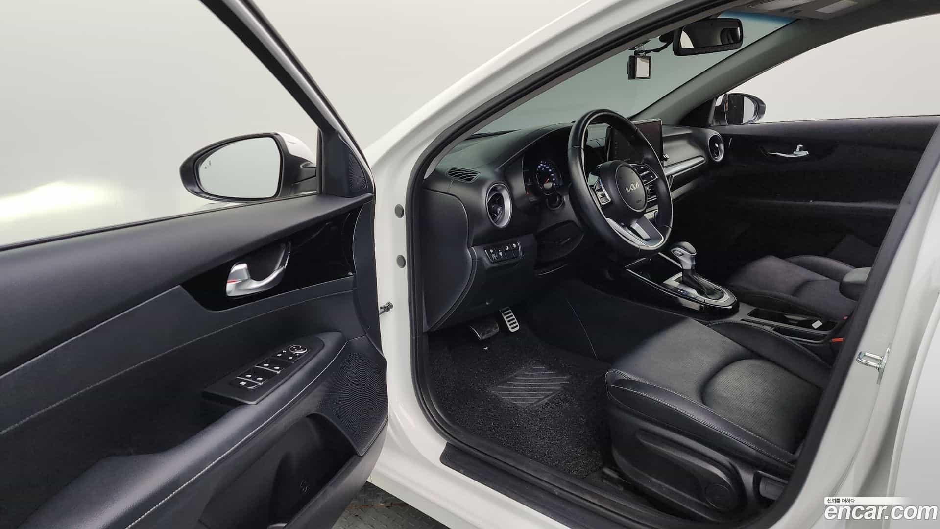 K3 Kia 2023.1-INNER-010