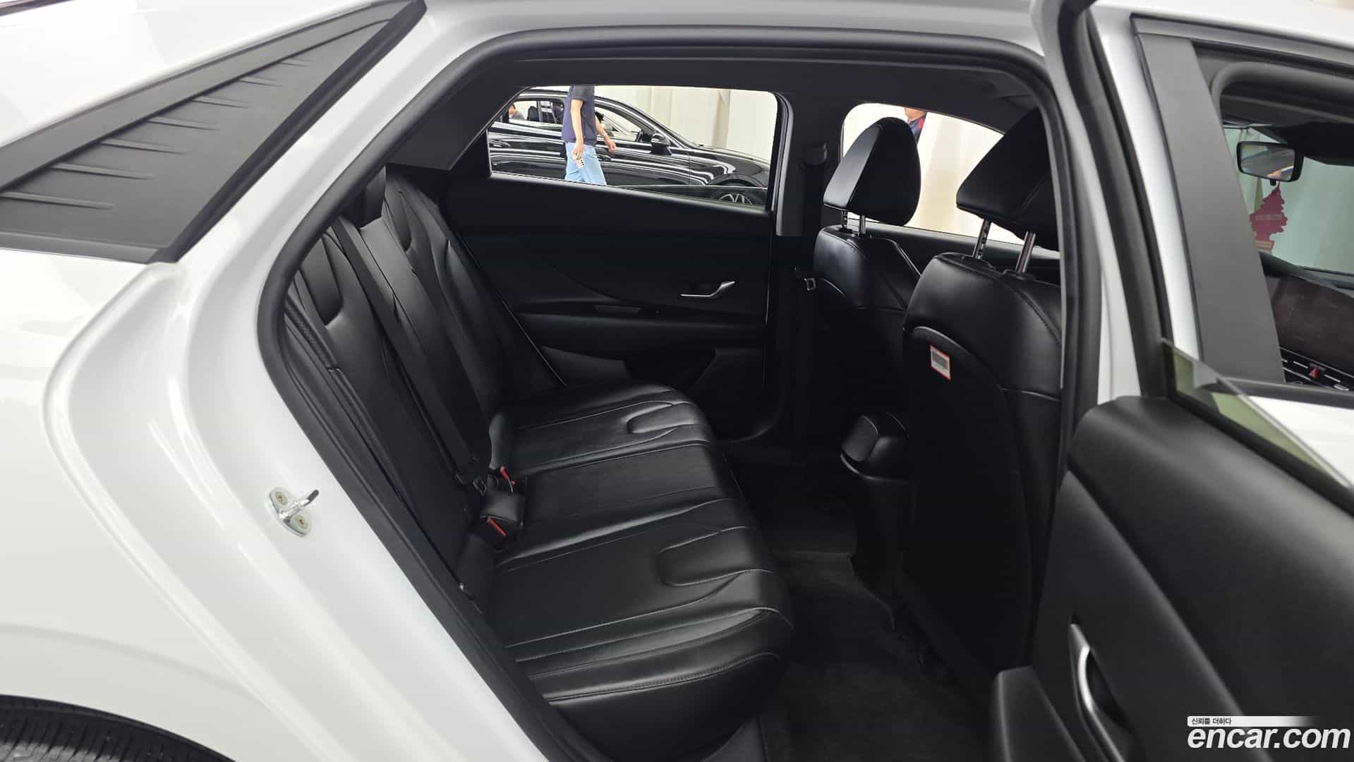 AVANTE Hyundai 2022.8-OPTION-016