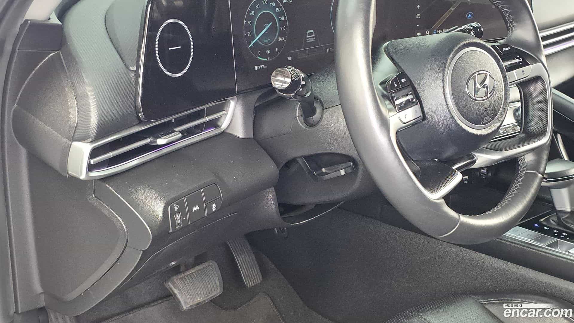 AVANTE Hyundai 2022.8-OPTION-040