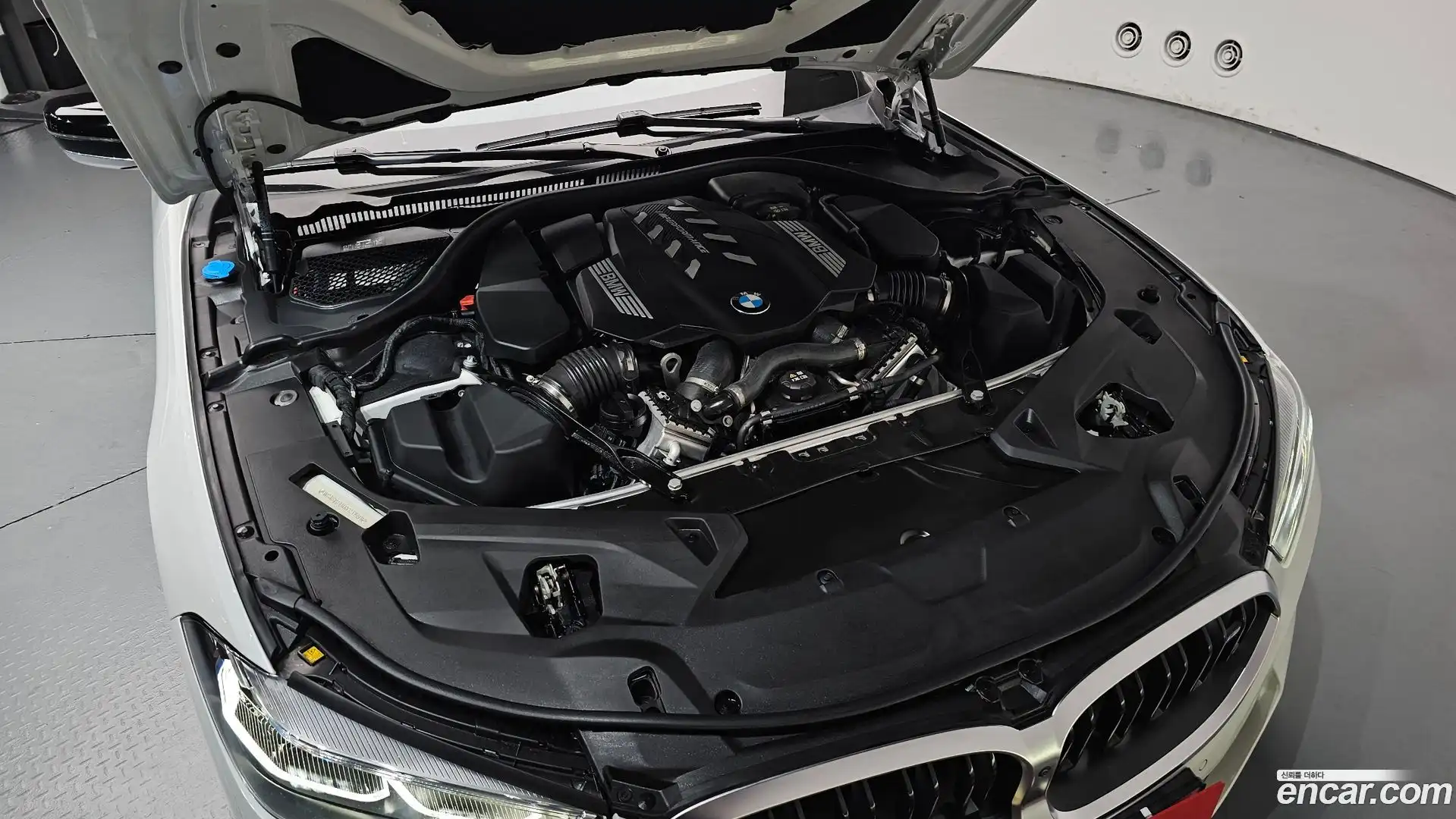 8-Series BMW 2024.8-OUTER-006