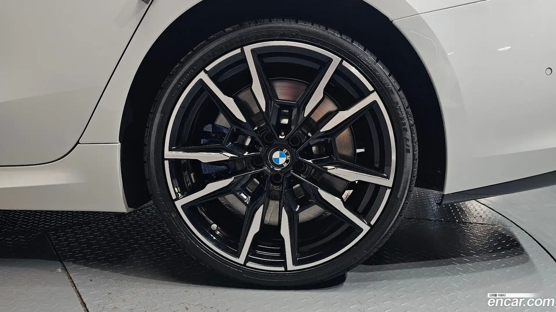 8-Series BMW 2024.8-OUTER-031