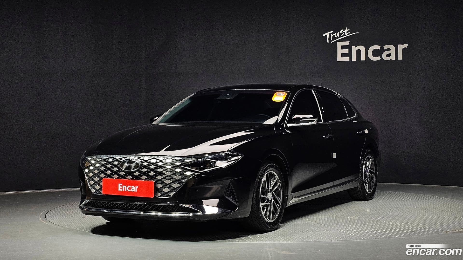 Main__Slider__Photo:Grandeur Hyundai 2021.11-0