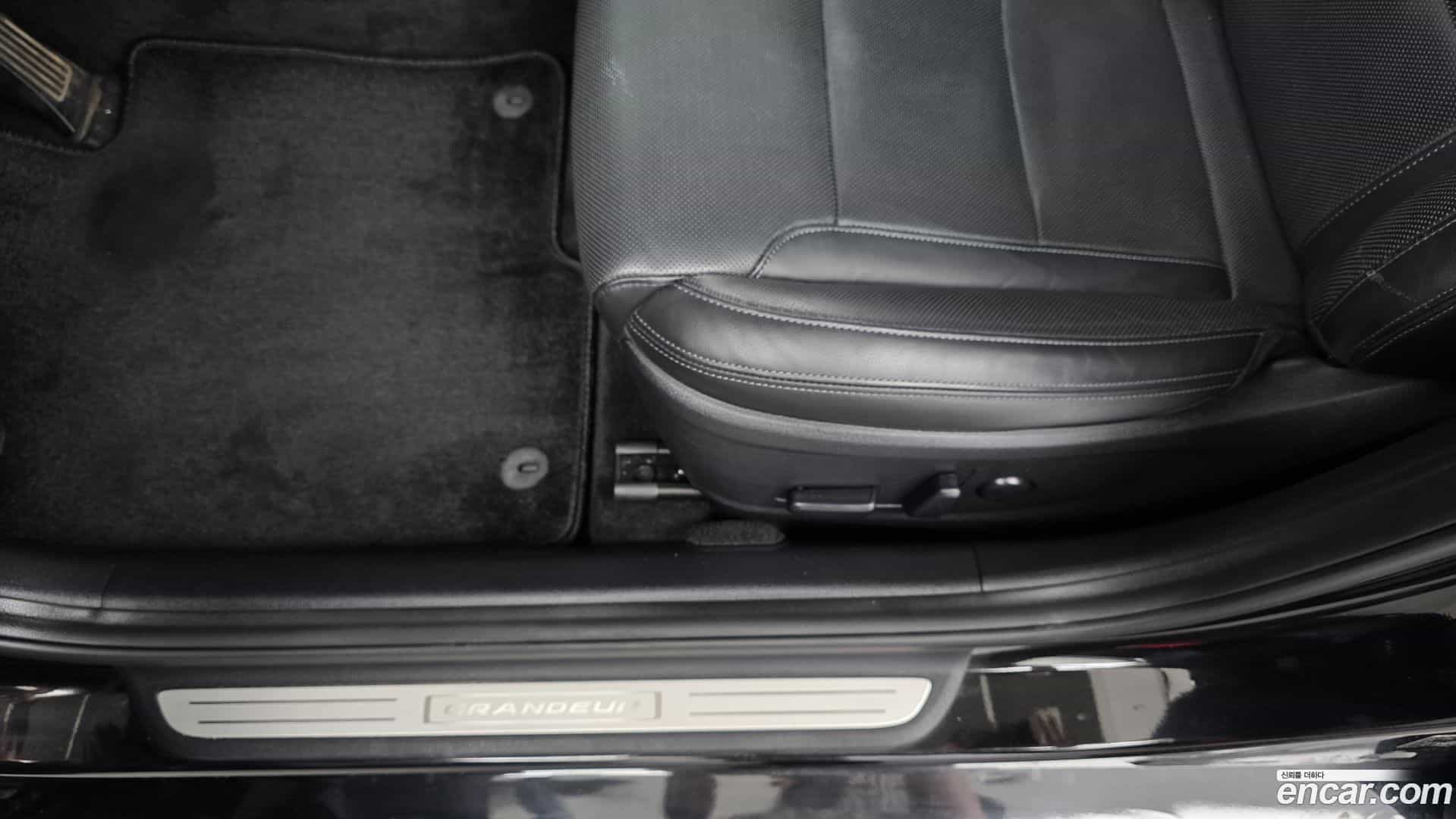 Grandeur Hyundai 2021.11-OPTION-044