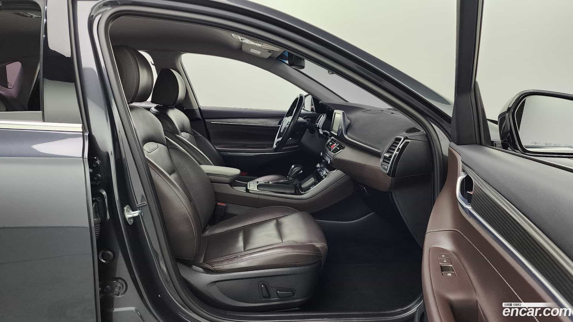 Grandeur Hyundai 2017.8-OPTION-015