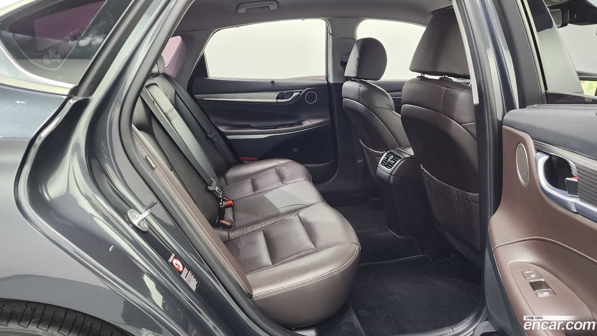 Grandeur Hyundai 2017.8-OPTION-016