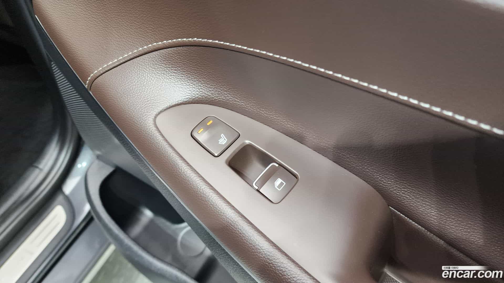 Grandeur Hyundai 2017.8-OPTION-023