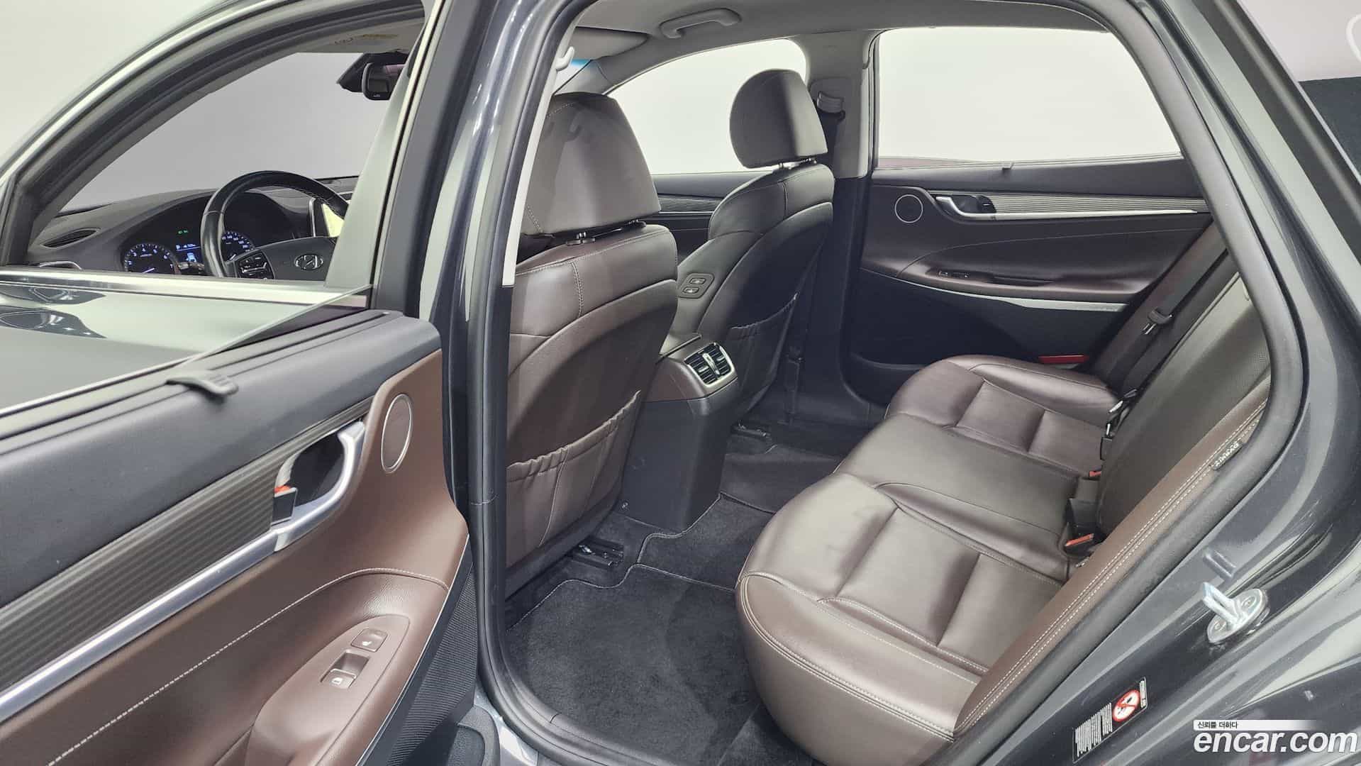 Grandeur Hyundai 2017.8-INNER-036