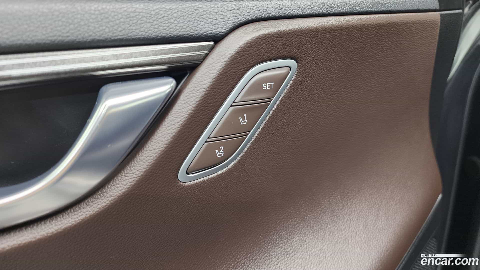 Grandeur Hyundai 2017.8-OPTION-043