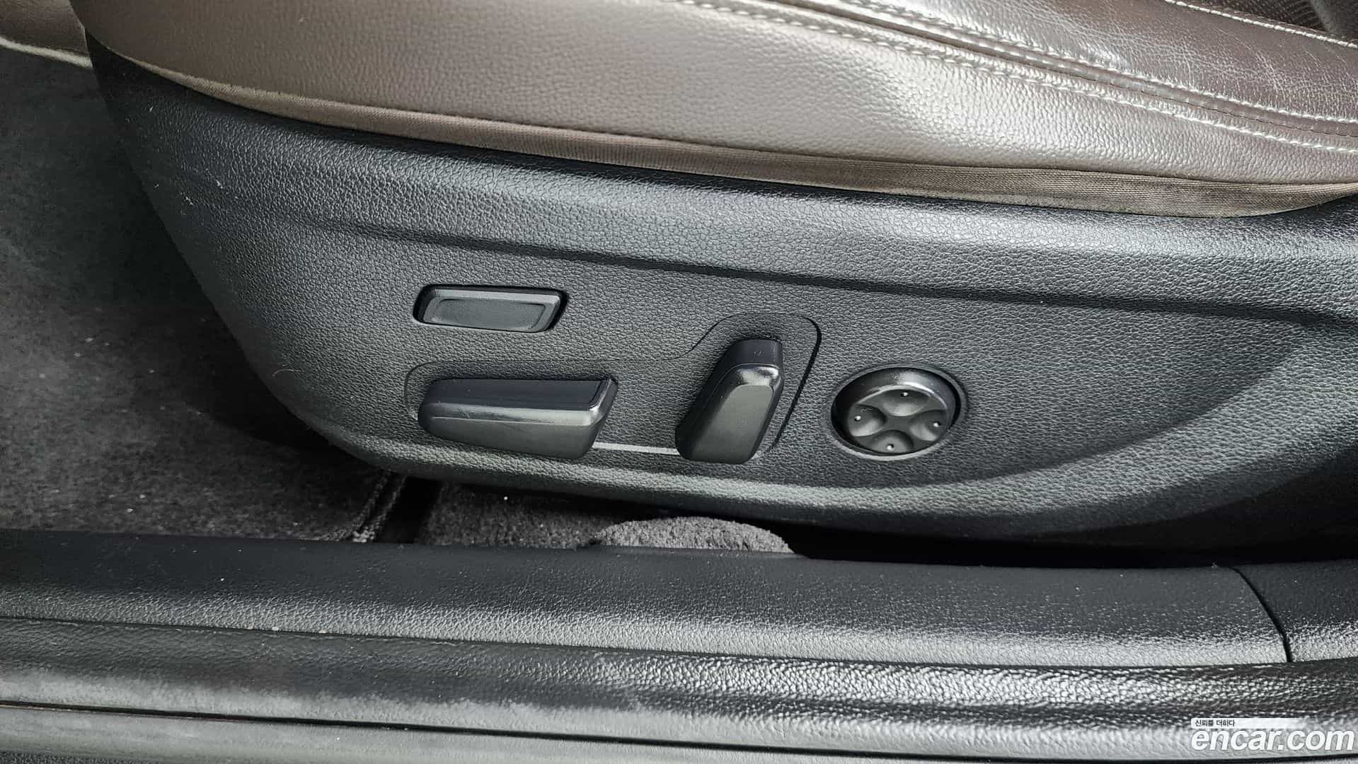 Grandeur Hyundai 2017.8-OPTION-044