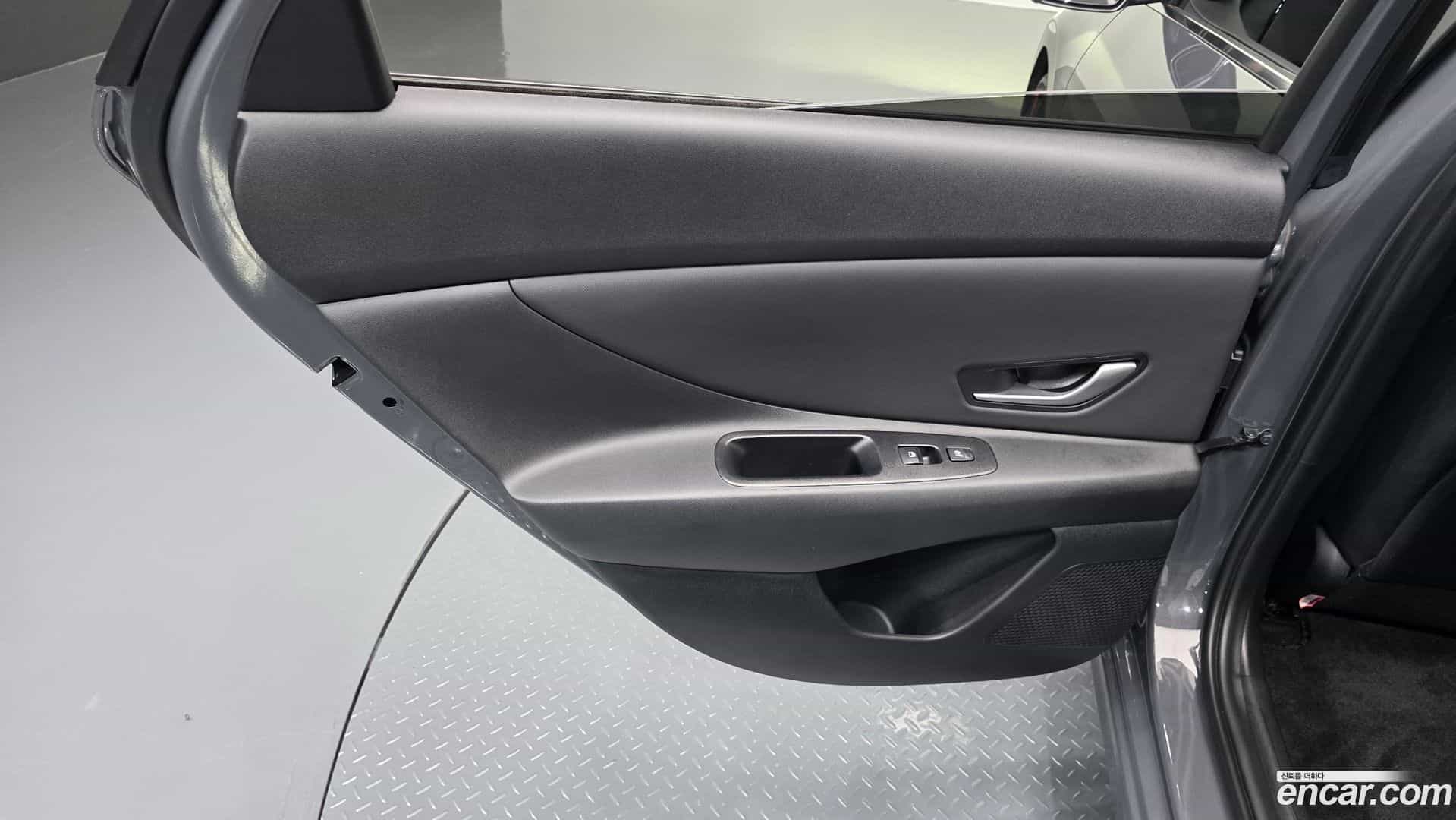 AVANTE Hyundai 2024.6-INNER-035