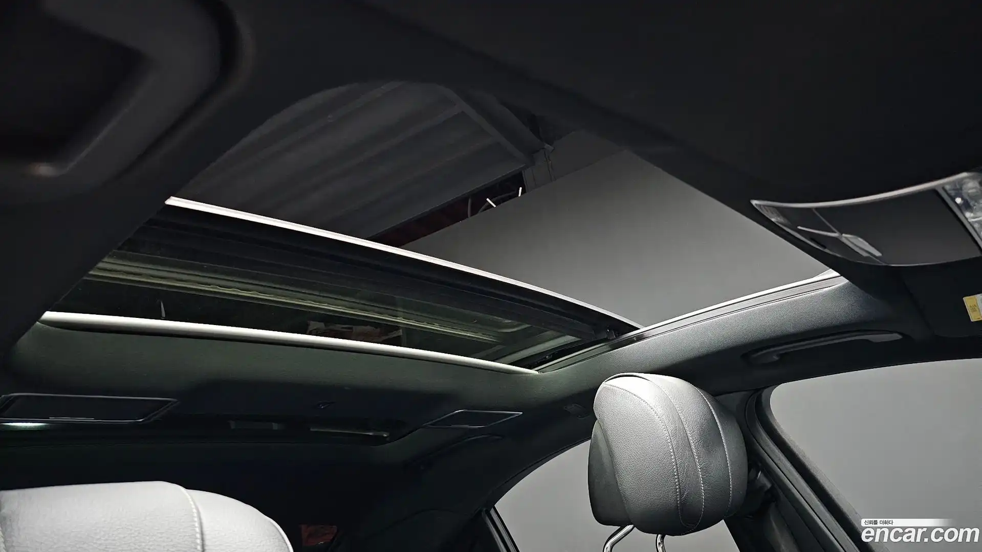 S-Class Mercedes-Benz 2015.10-OPTION-023