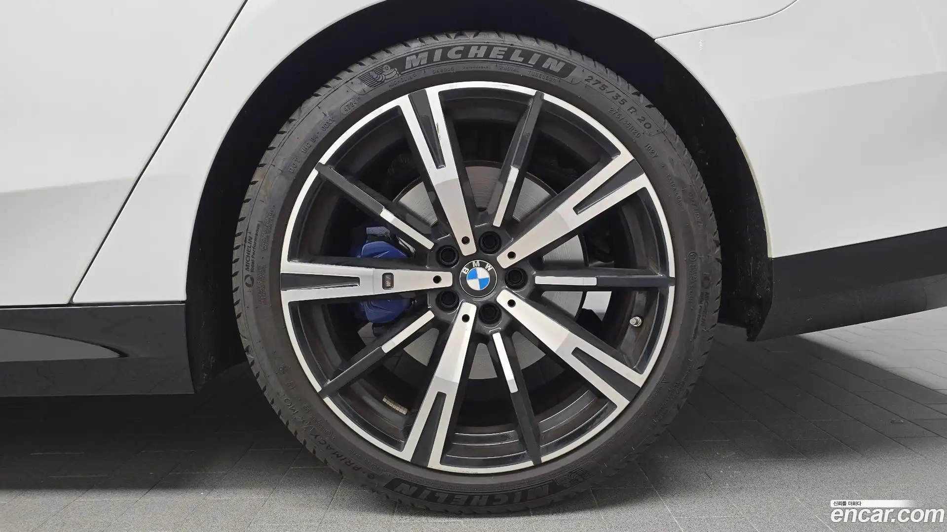 5-Series BMW 2025.4-OUTER-031