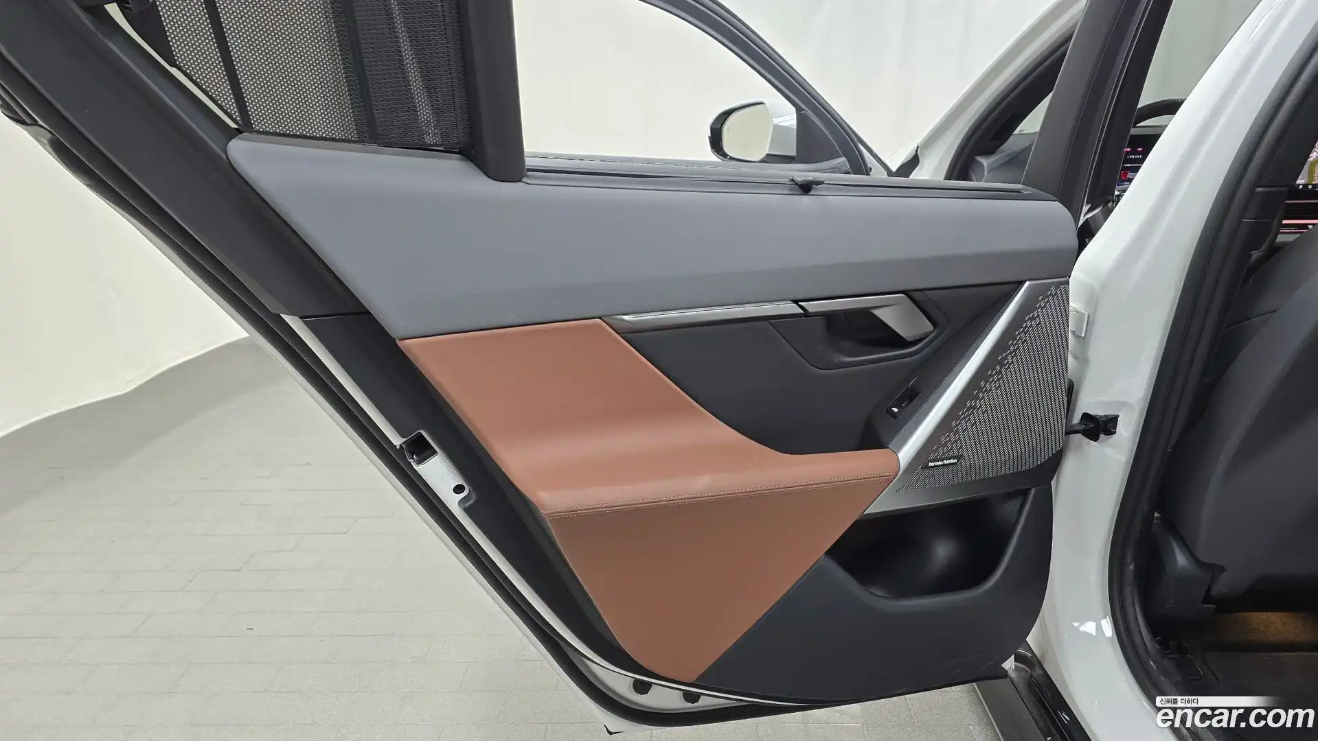 5-Series BMW 2025.4-INNER-035
