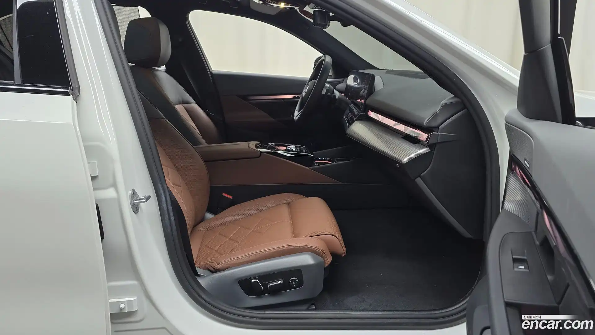 5-Series BMW 2025.4-INNER-036