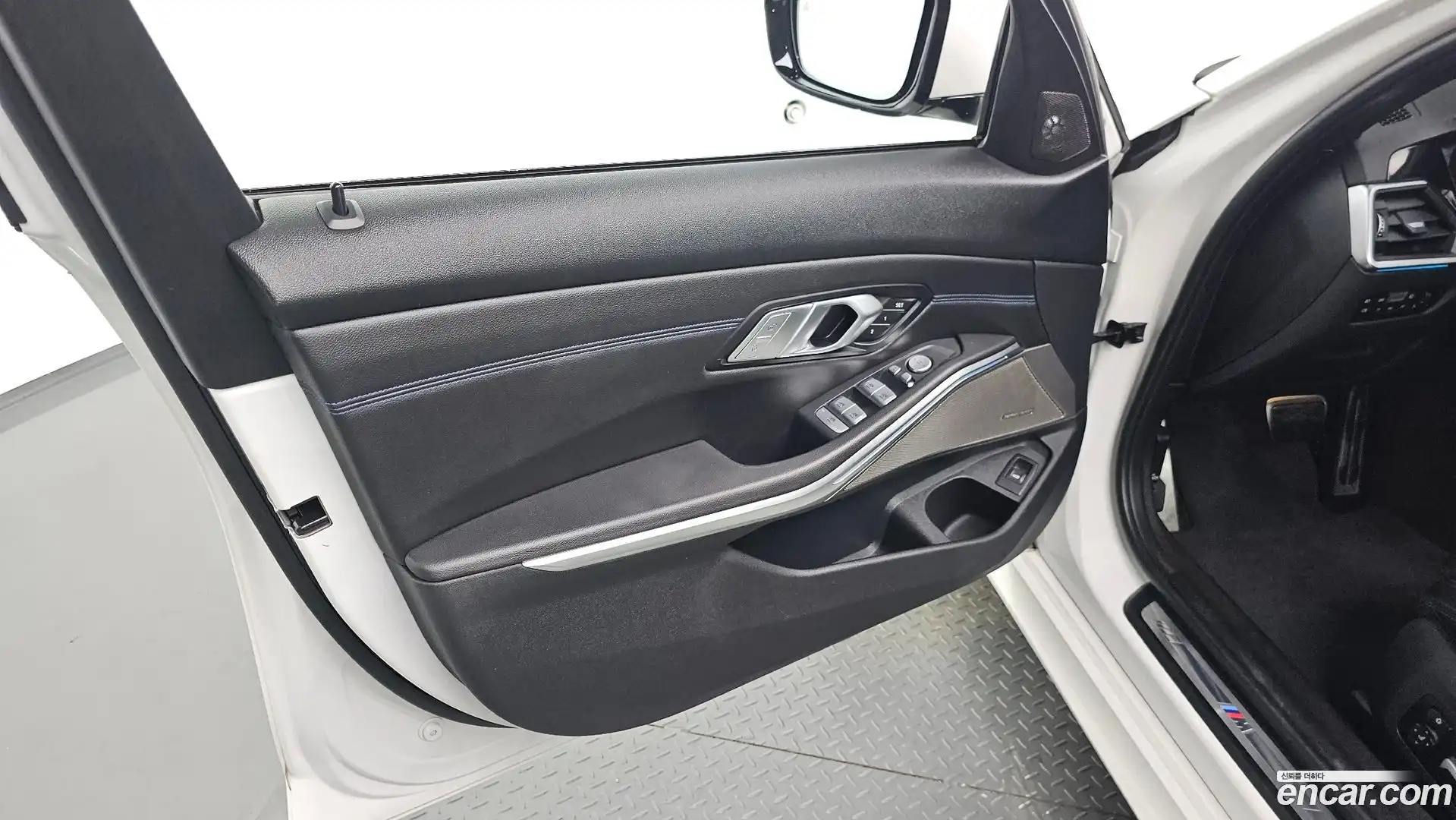 3-Series BMW 2021.5-INNER-034