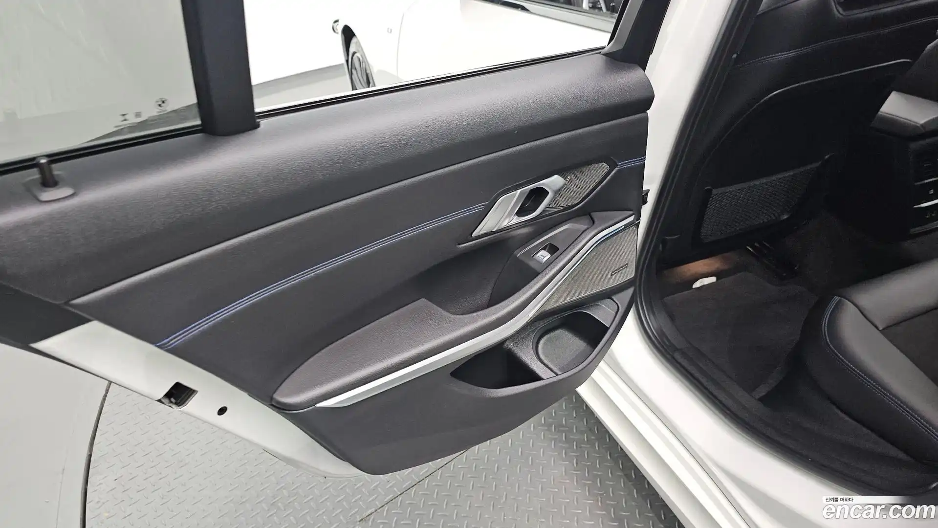 3-Series BMW 2021.5-INNER-035