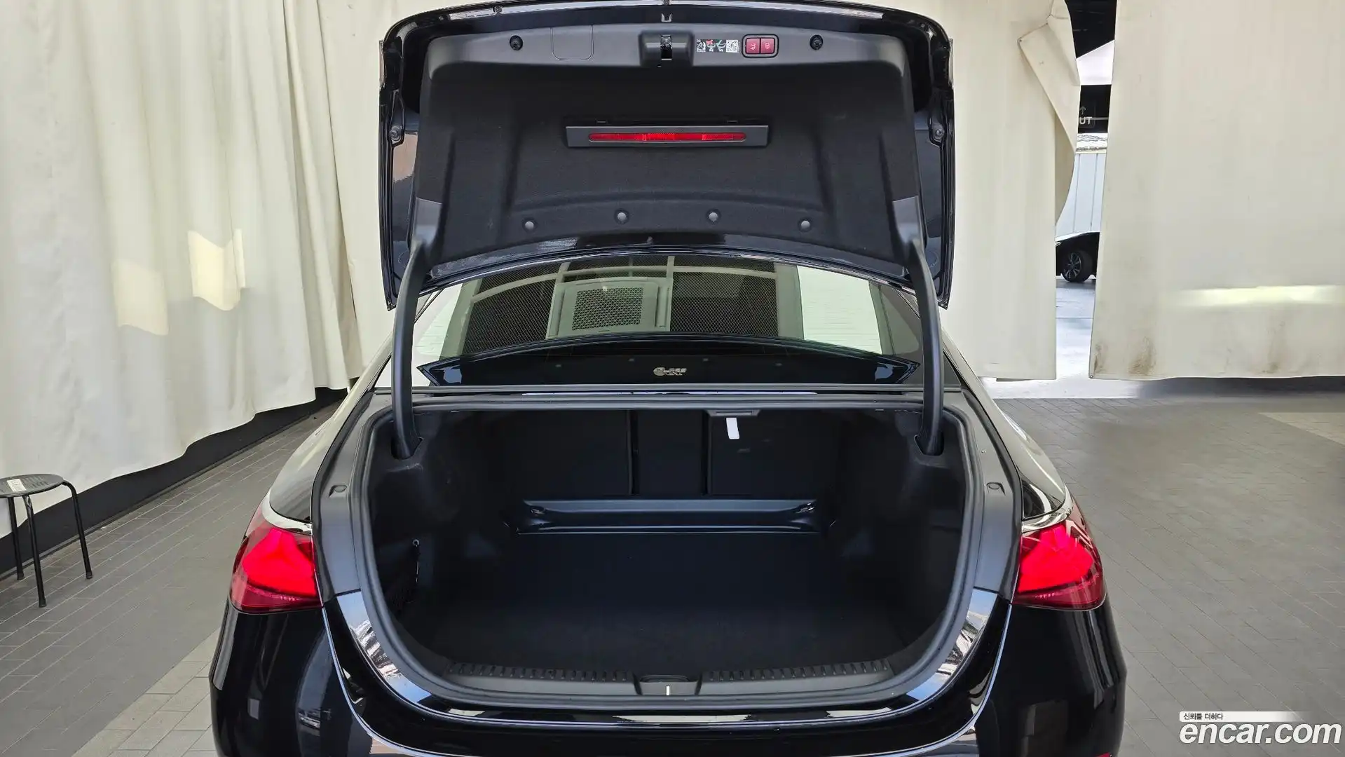 E-Class Mercedes-Benz 2024.5-OPTION-024