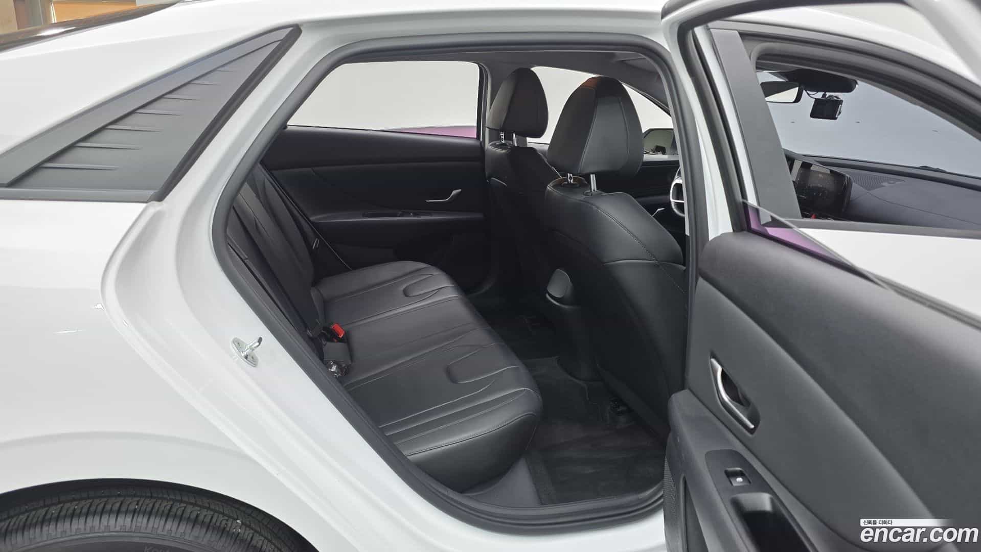 AVANTE Hyundai 2020.10-OPTION-015