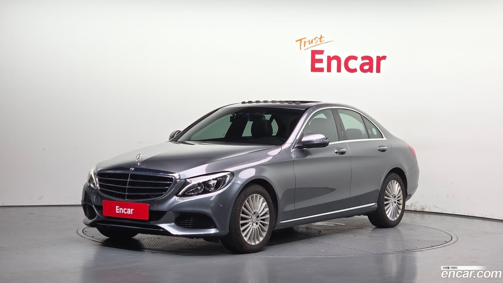 Main__Slider__Photo:C-Class Mercedes-Benz 2016.9-0