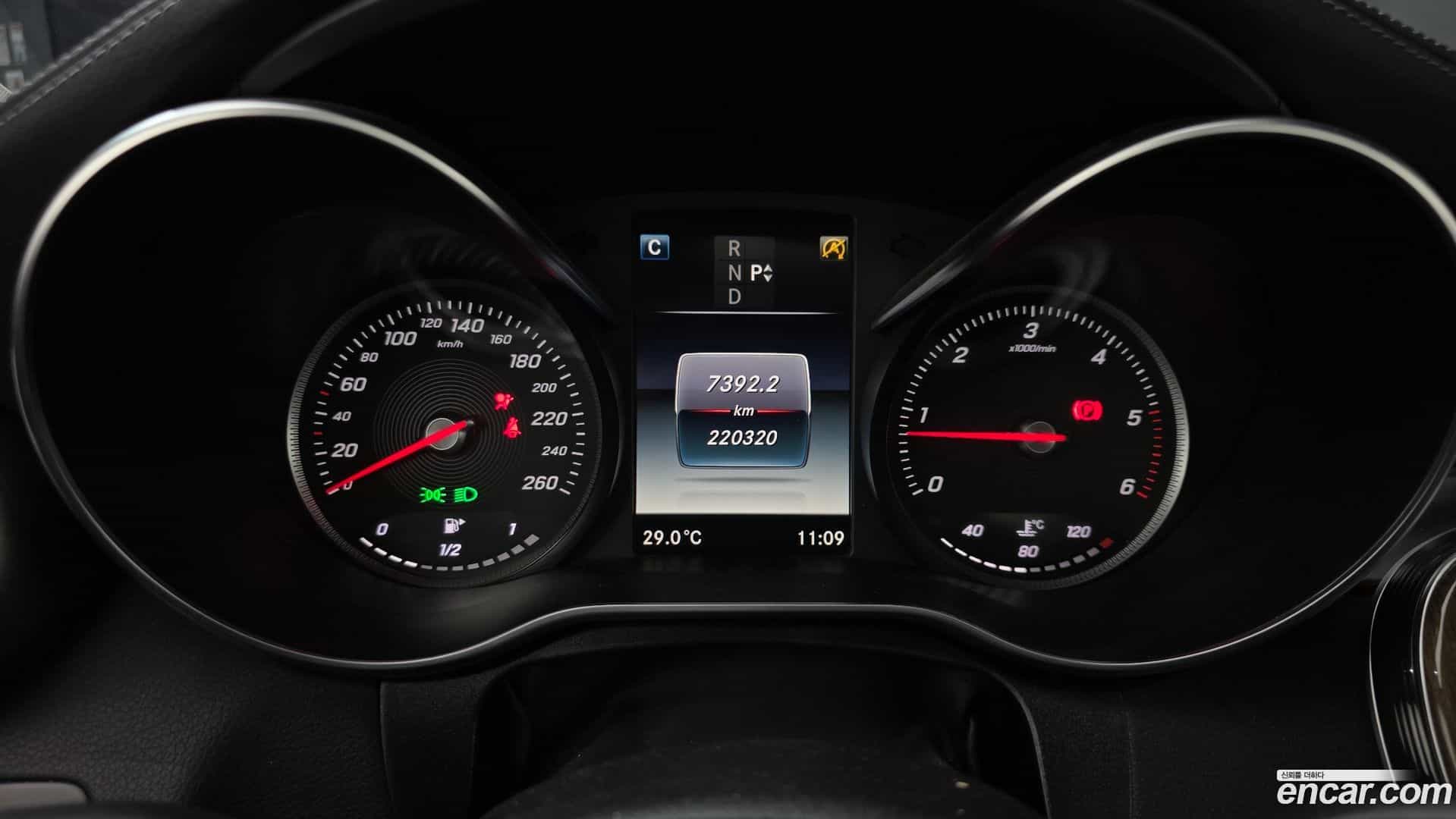 C-Class Mercedes-Benz 2016.9-INNER-008