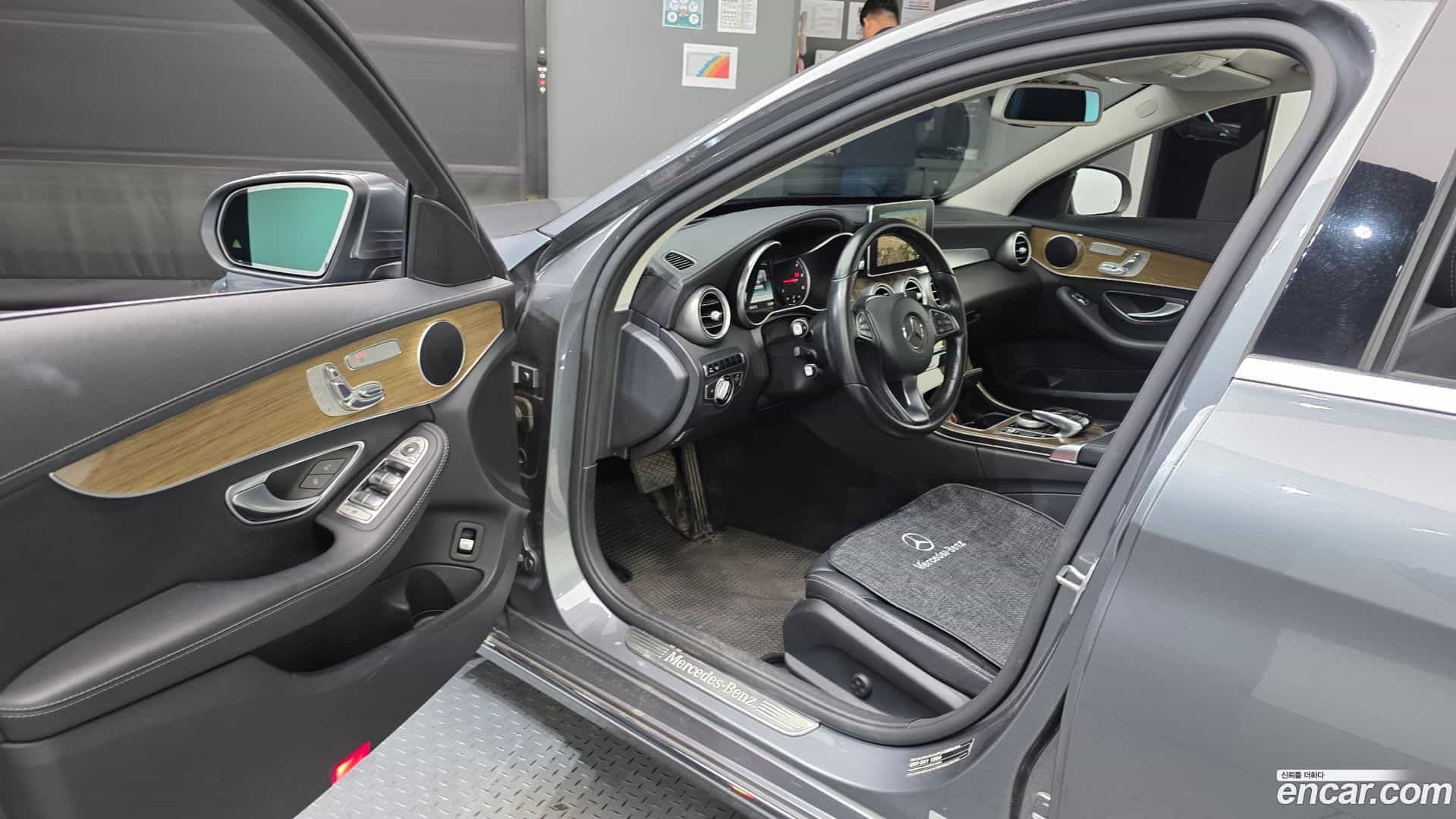 C-Class Mercedes-Benz 2016.9-INNER-010