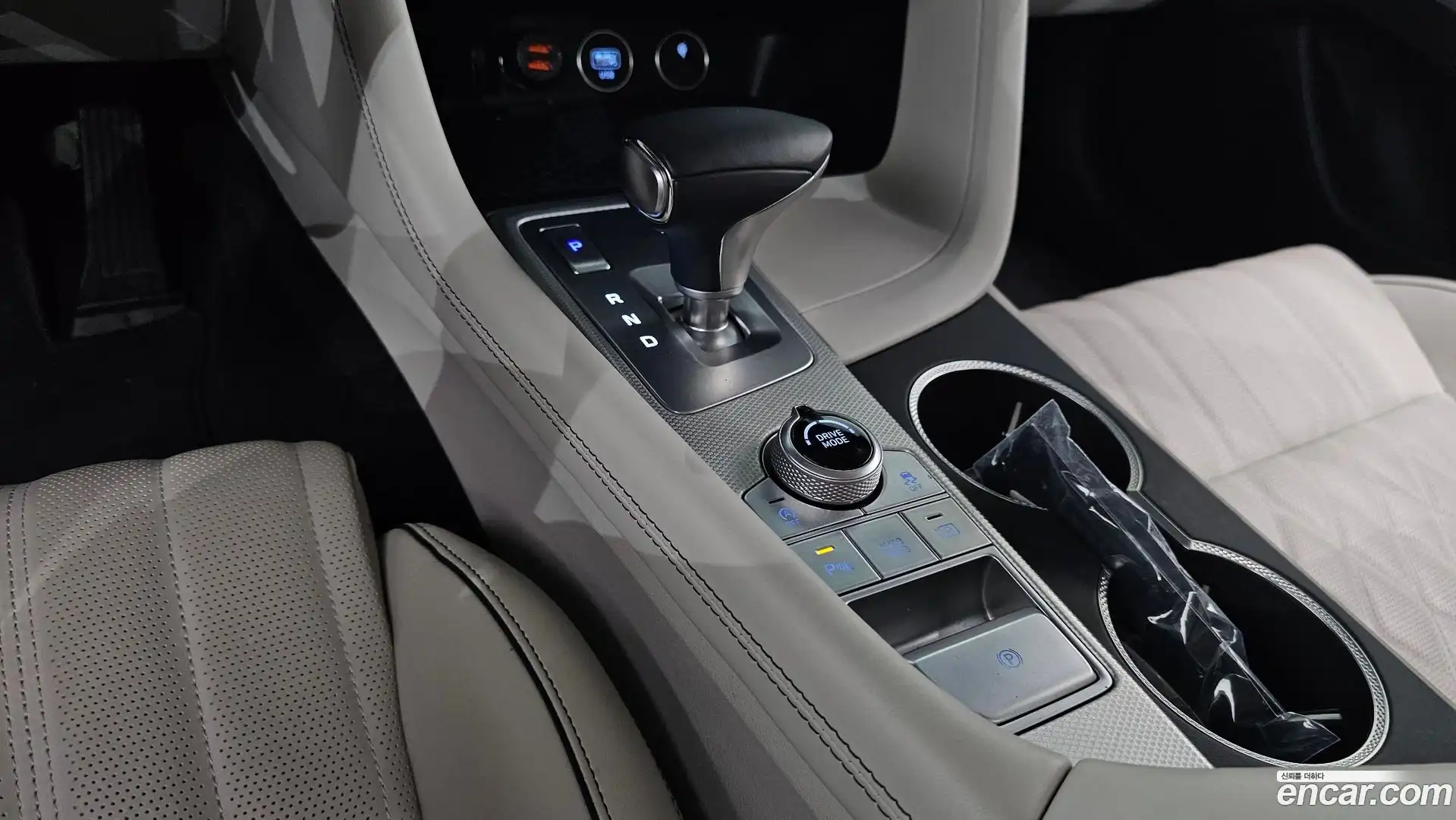G70 Genesis 2023.7-INNER-009