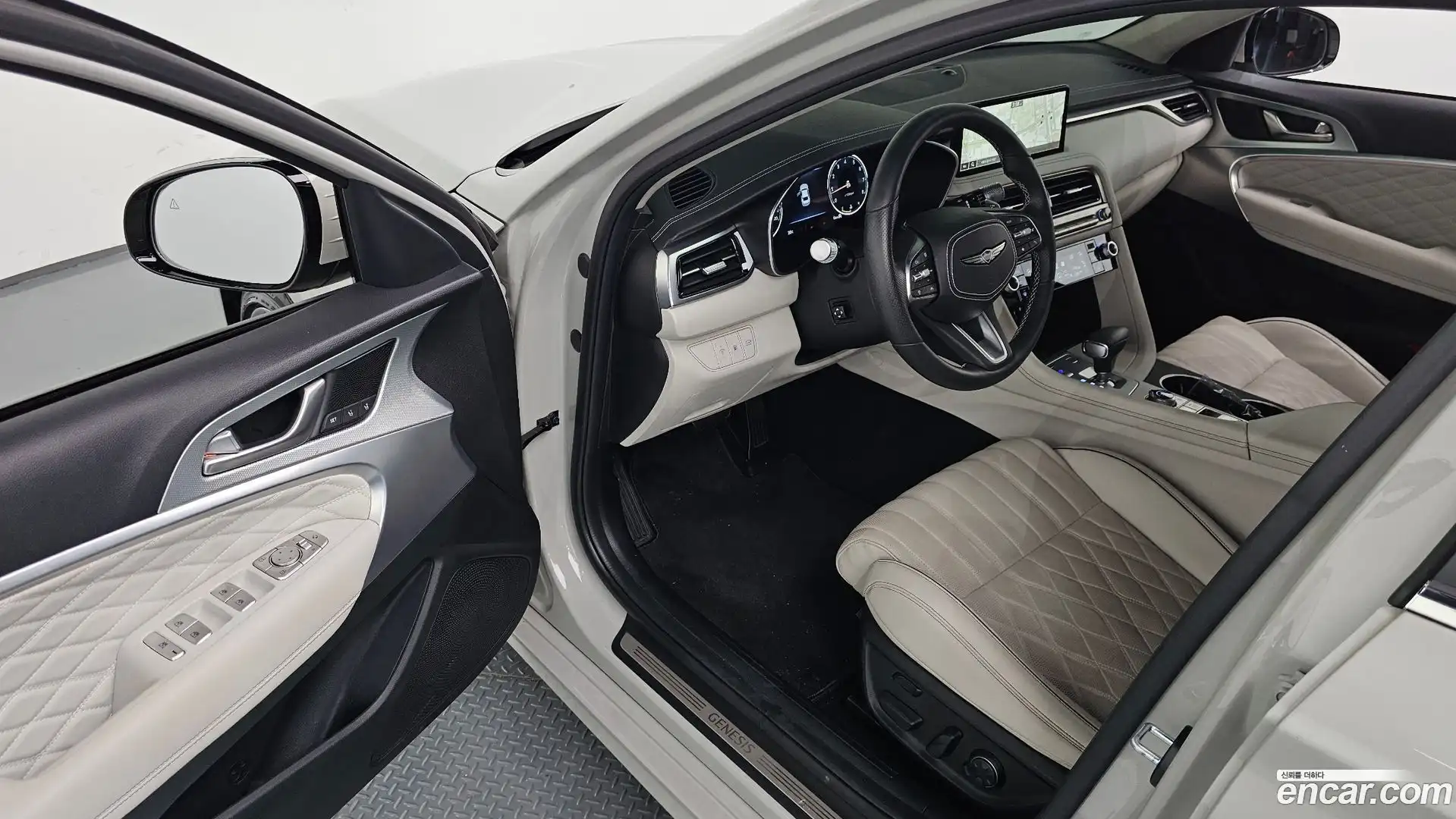 G70 Genesis 2023.7-INNER-010