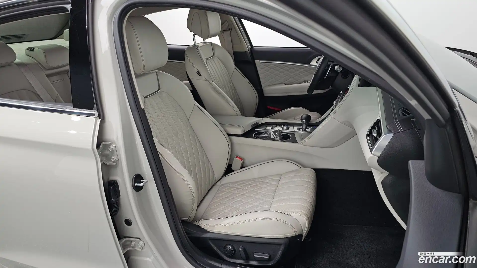 G70 Genesis 2023.7-INNER-036