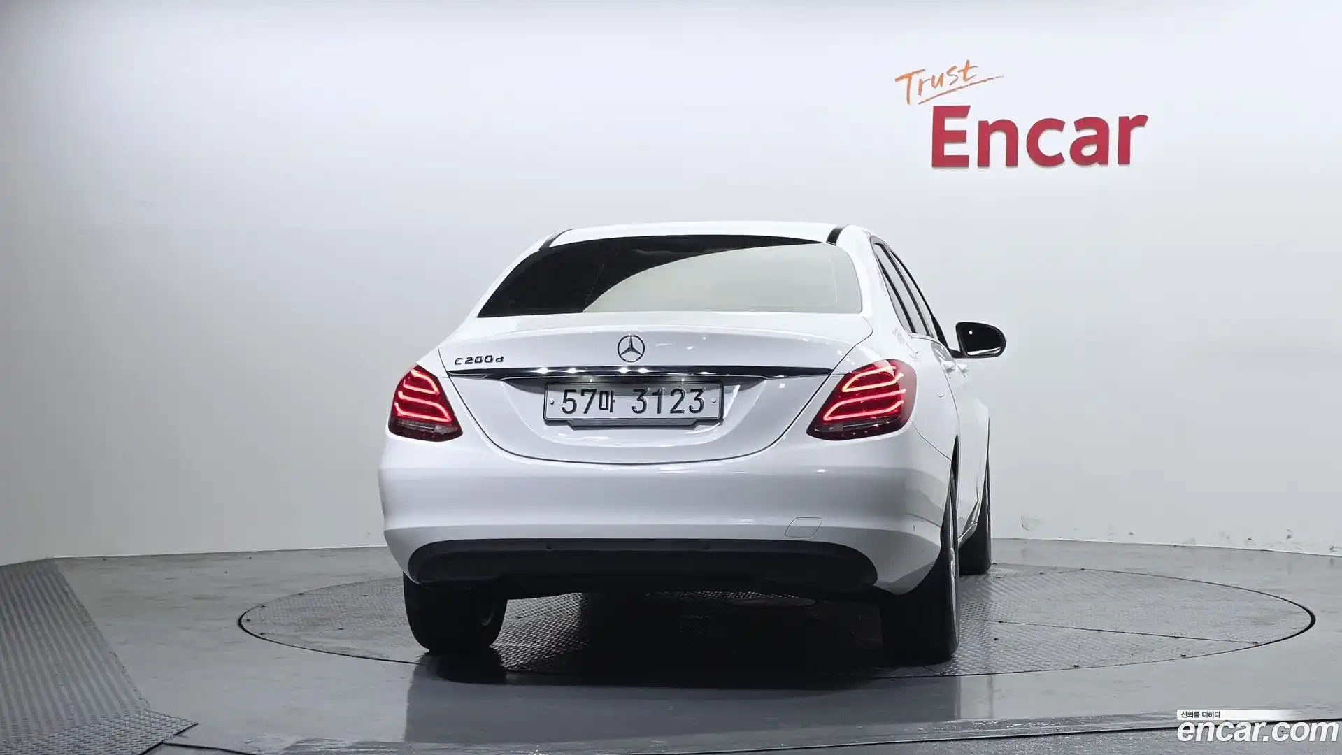 C-Class Mercedes-Benz 2018.0-OUTER-004