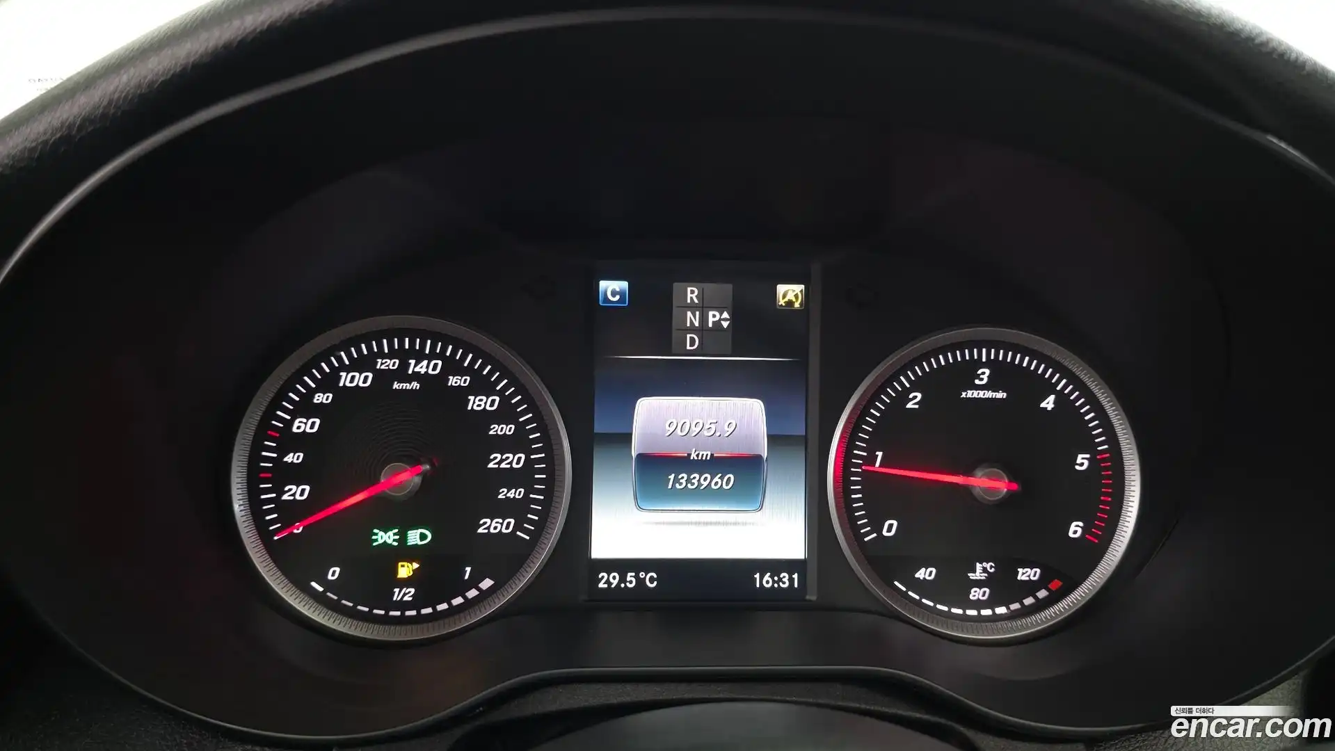 C-Class Mercedes-Benz 2018.0-INNER-008