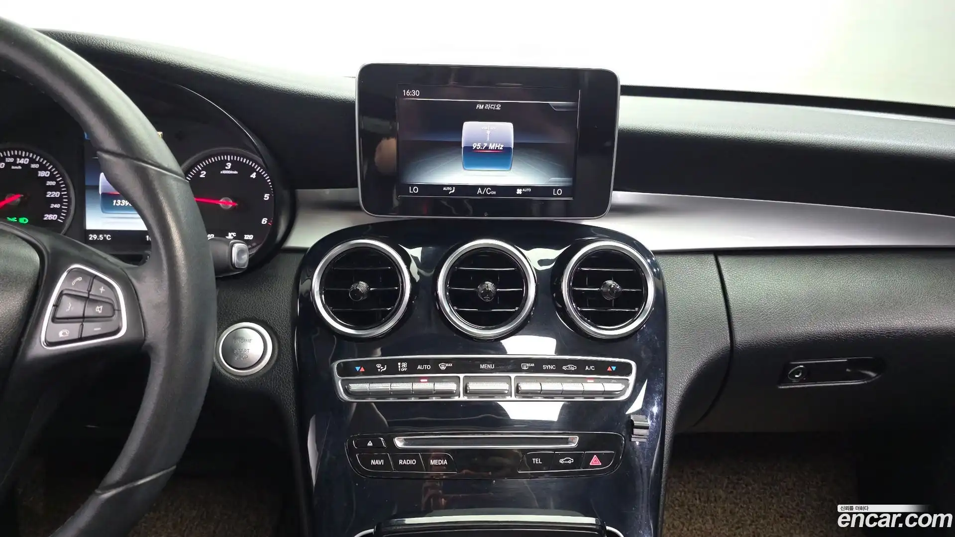 C-Class Mercedes-Benz 2018.0-OPTION-018