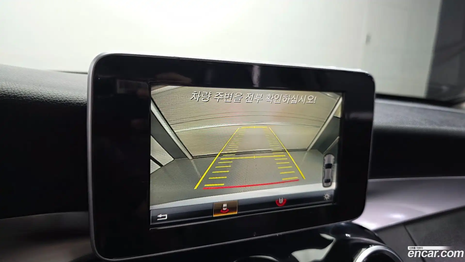 C-Class Mercedes-Benz 2018.0-OPTION-019
