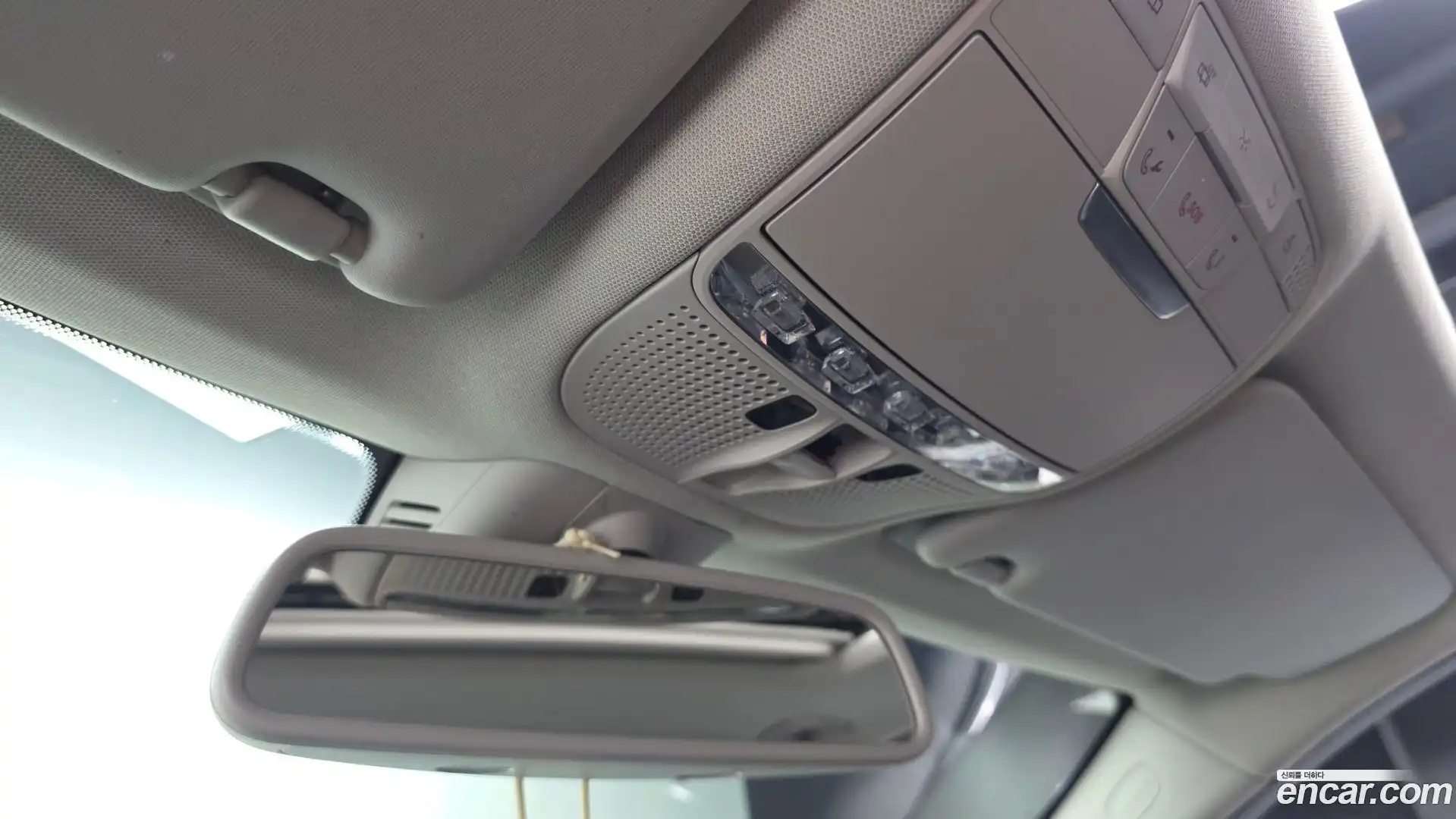 C-Class Mercedes-Benz 2018.0-OPTION-022