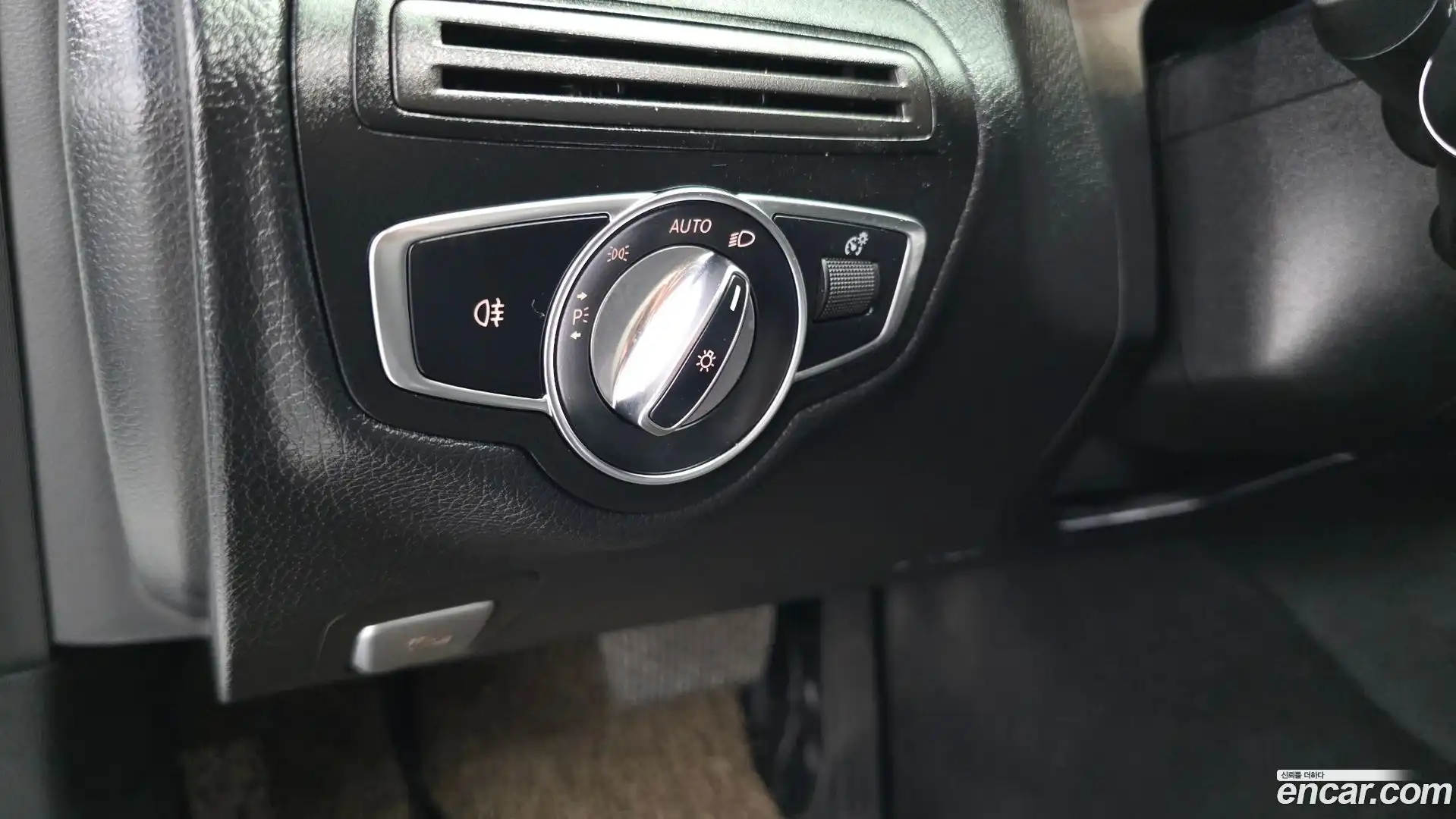 C-Class Mercedes-Benz 2018.0-OPTION-023