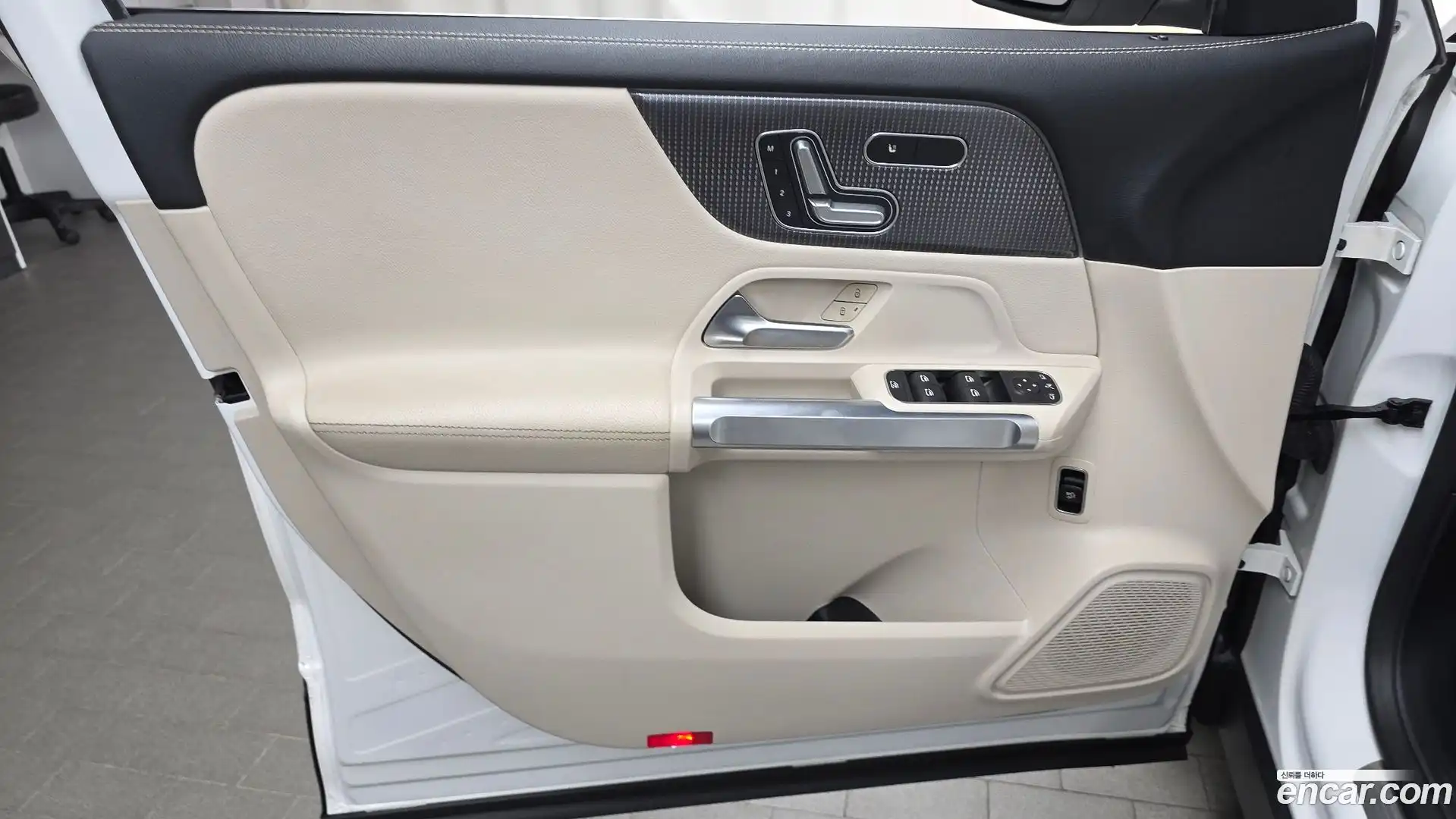 GLB-Class Mercedes-Benz 2021.5-INNER-034