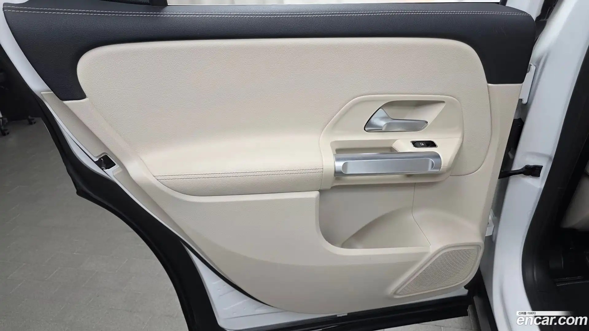 GLB-Class Mercedes-Benz 2021.5-INNER-035