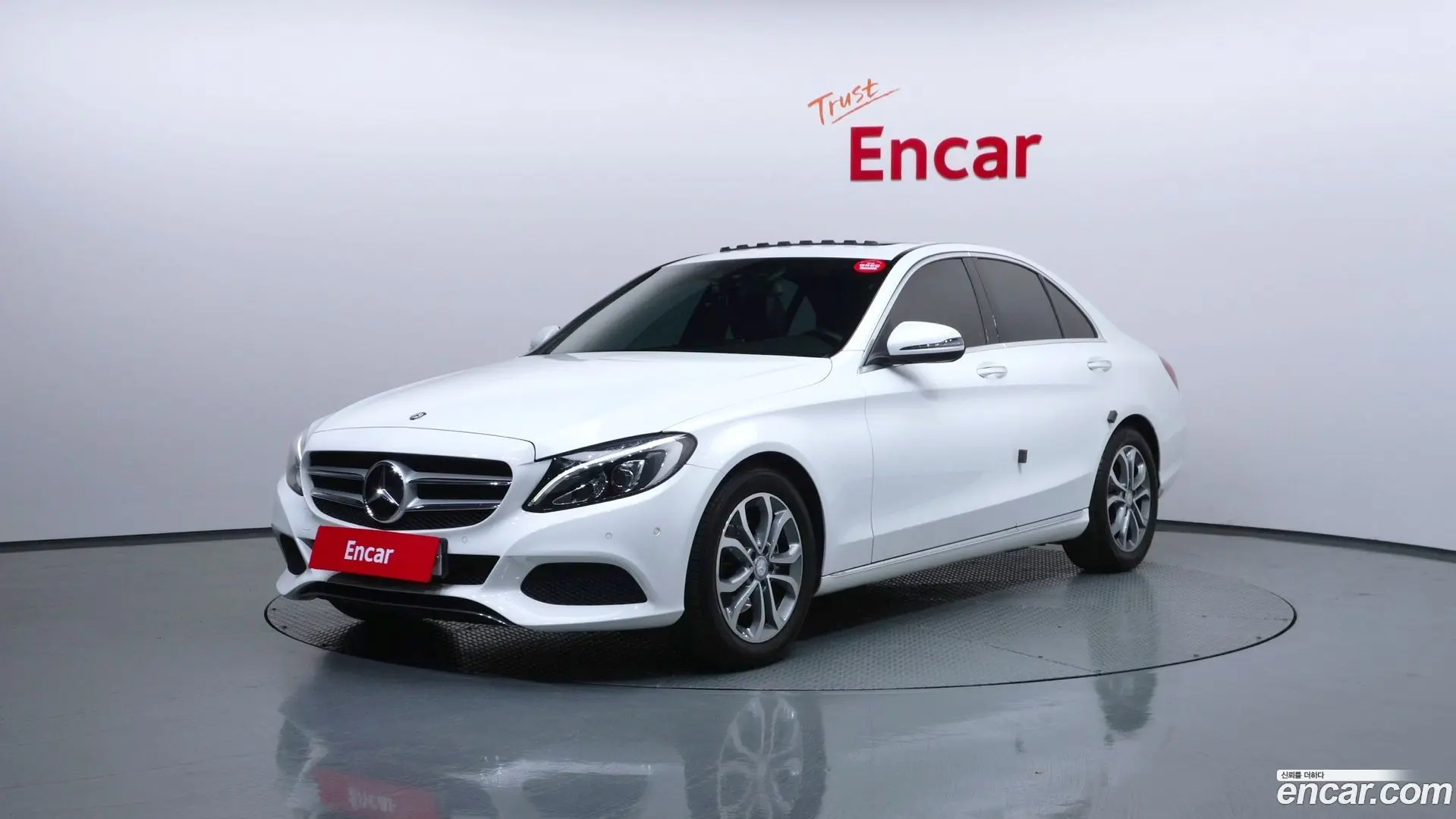 Main__Slider__Photo:C-Class Mercedes-Benz 2016.6-0