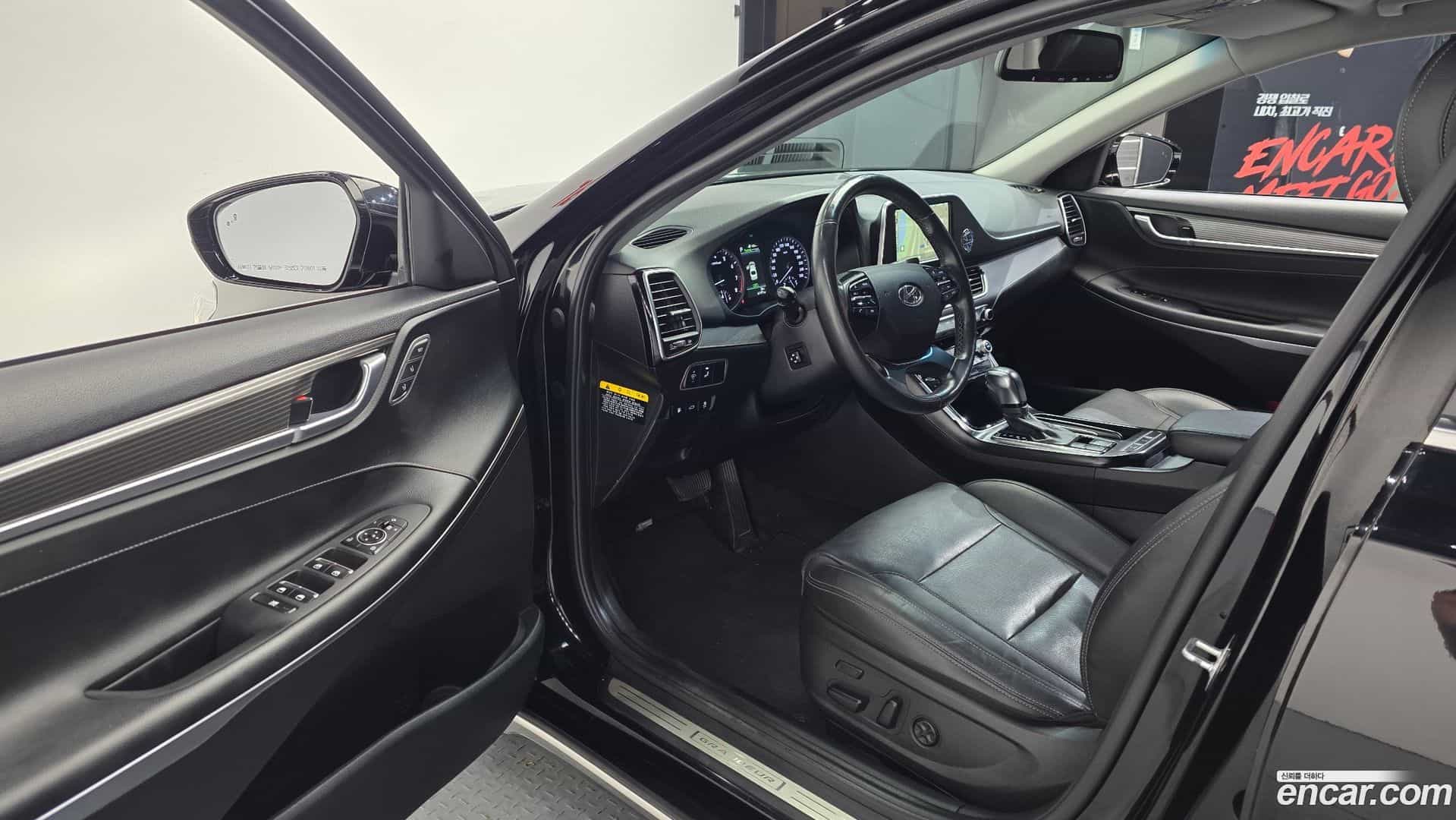 Grandeur Hyundai 2017.11-INNER-010