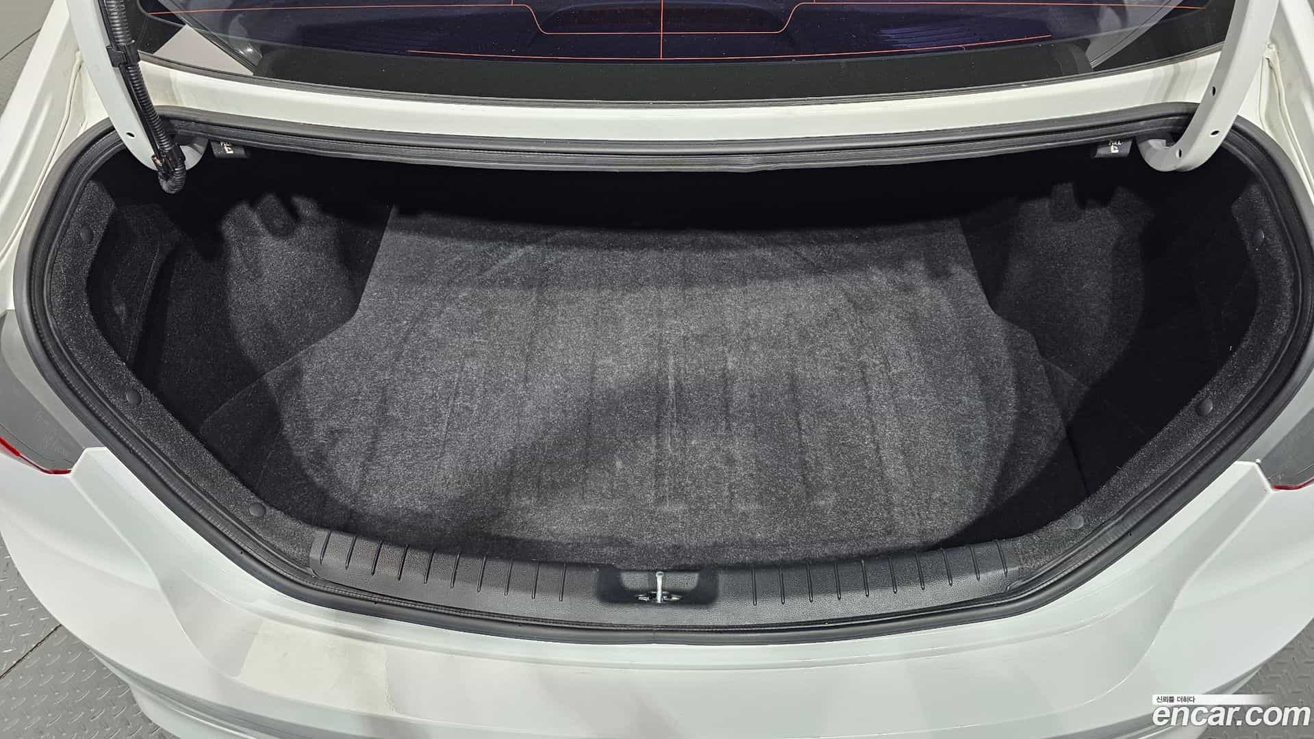 AVANTE Hyundai 2017.7-OPTION-044