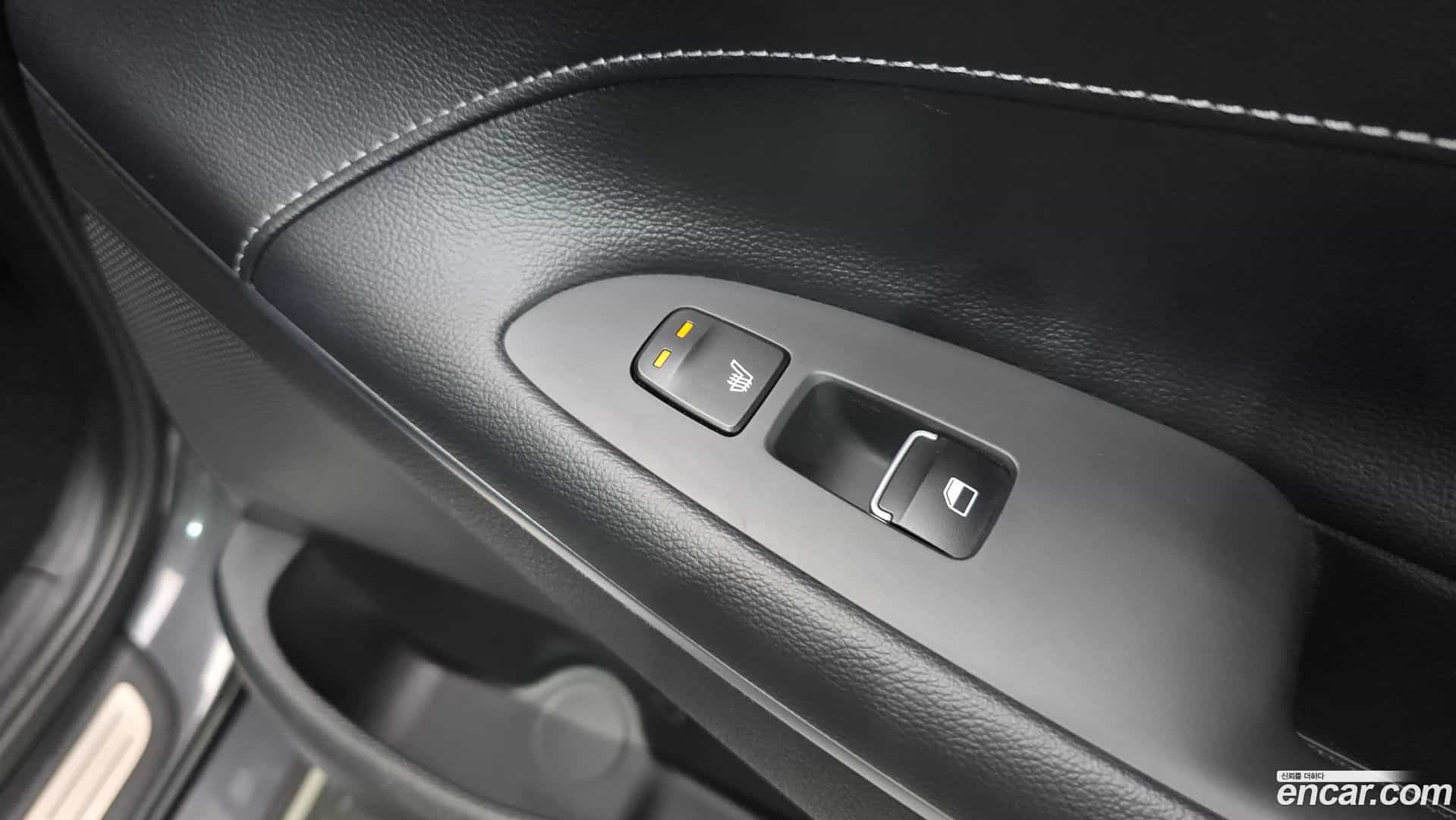 Grandeur Hyundai 2018.7-OPTION-023