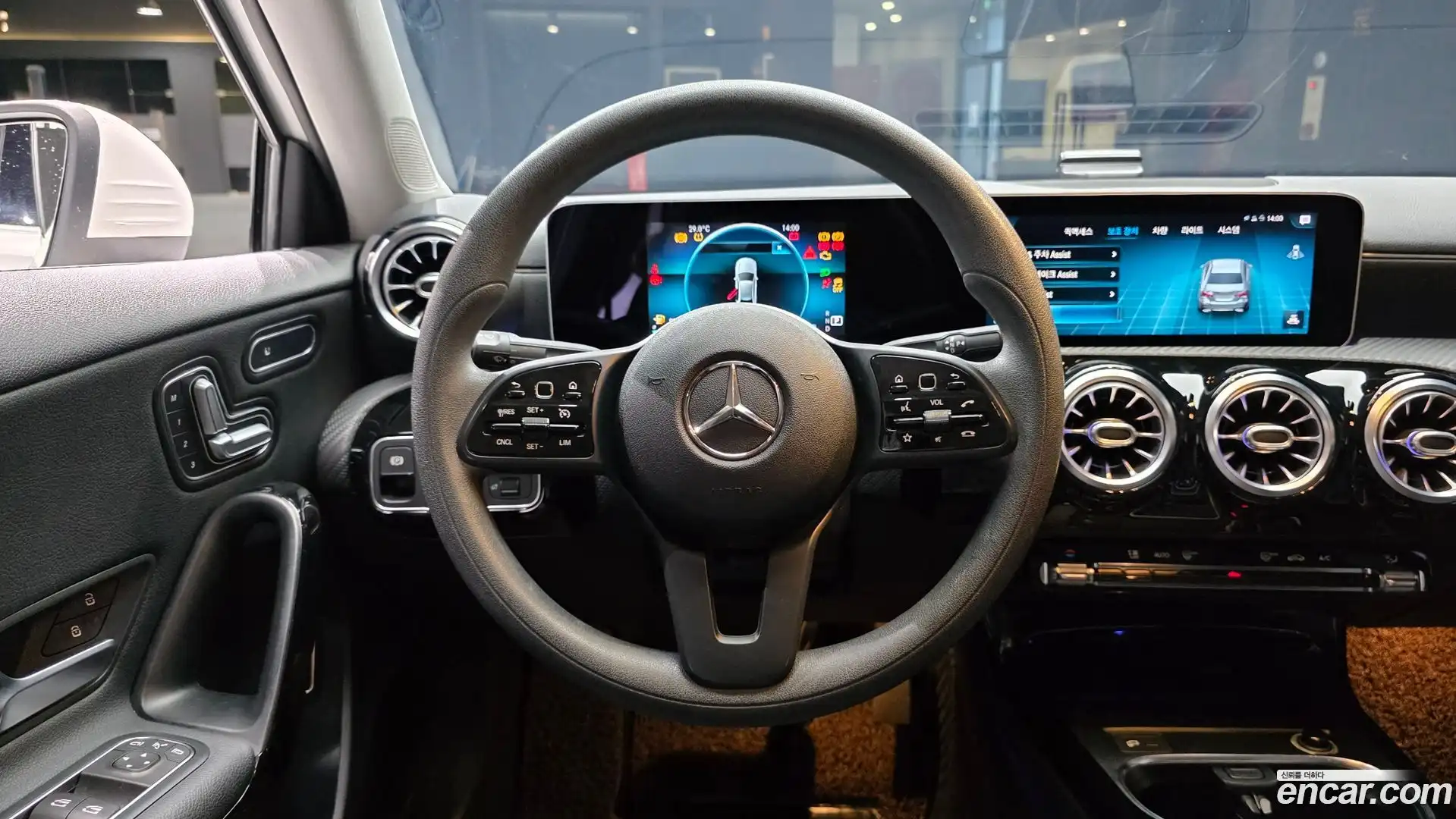 A-Class Mercedes-Benz 2020.1-OPTION-018