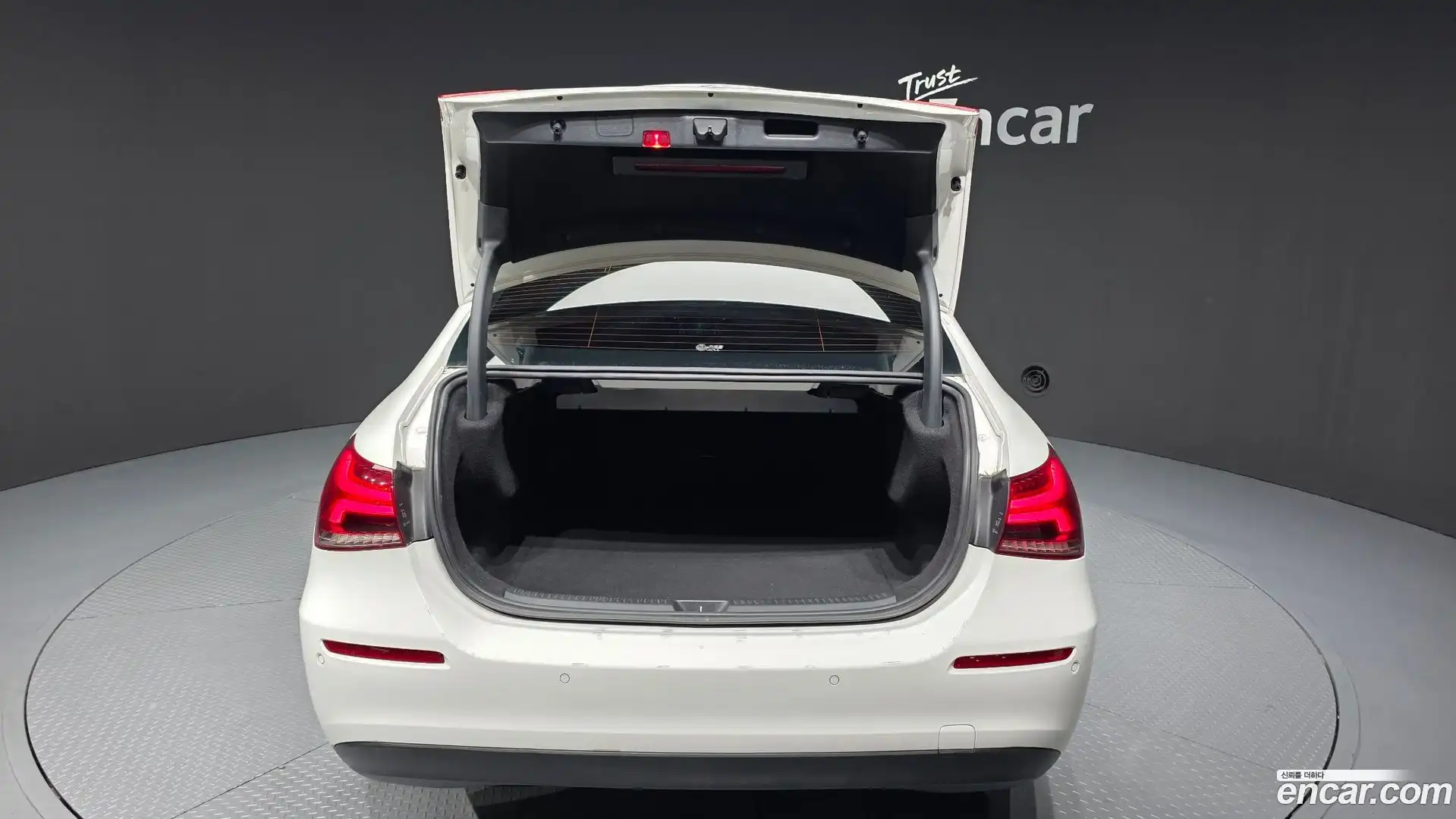 A-Class Mercedes-Benz 2020.1-OPTION-024