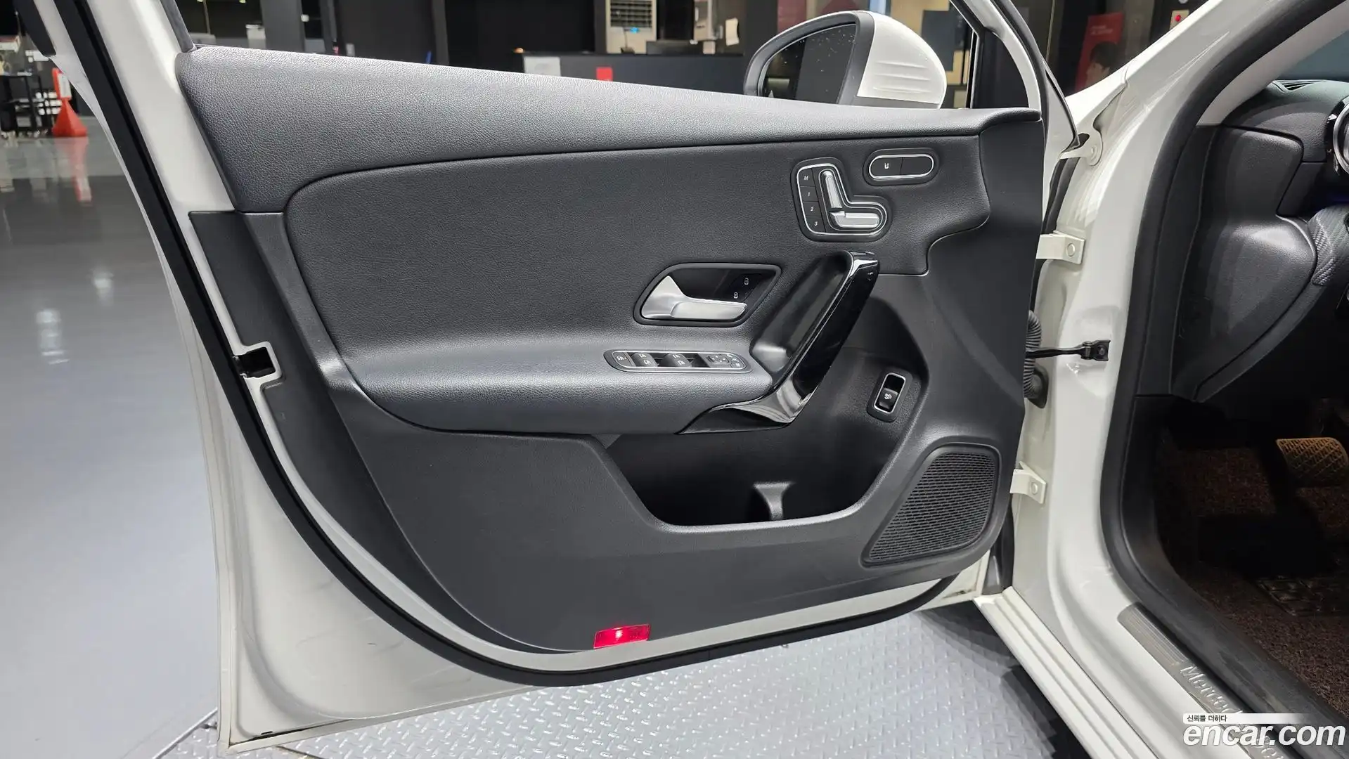 A-Class Mercedes-Benz 2020.1-INNER-034