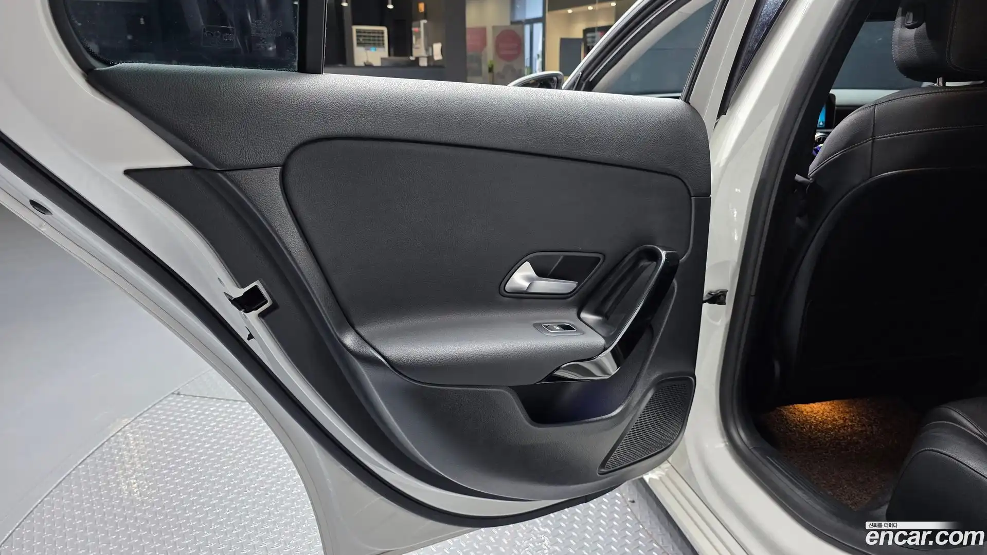 A-Class Mercedes-Benz 2020.1-INNER-035